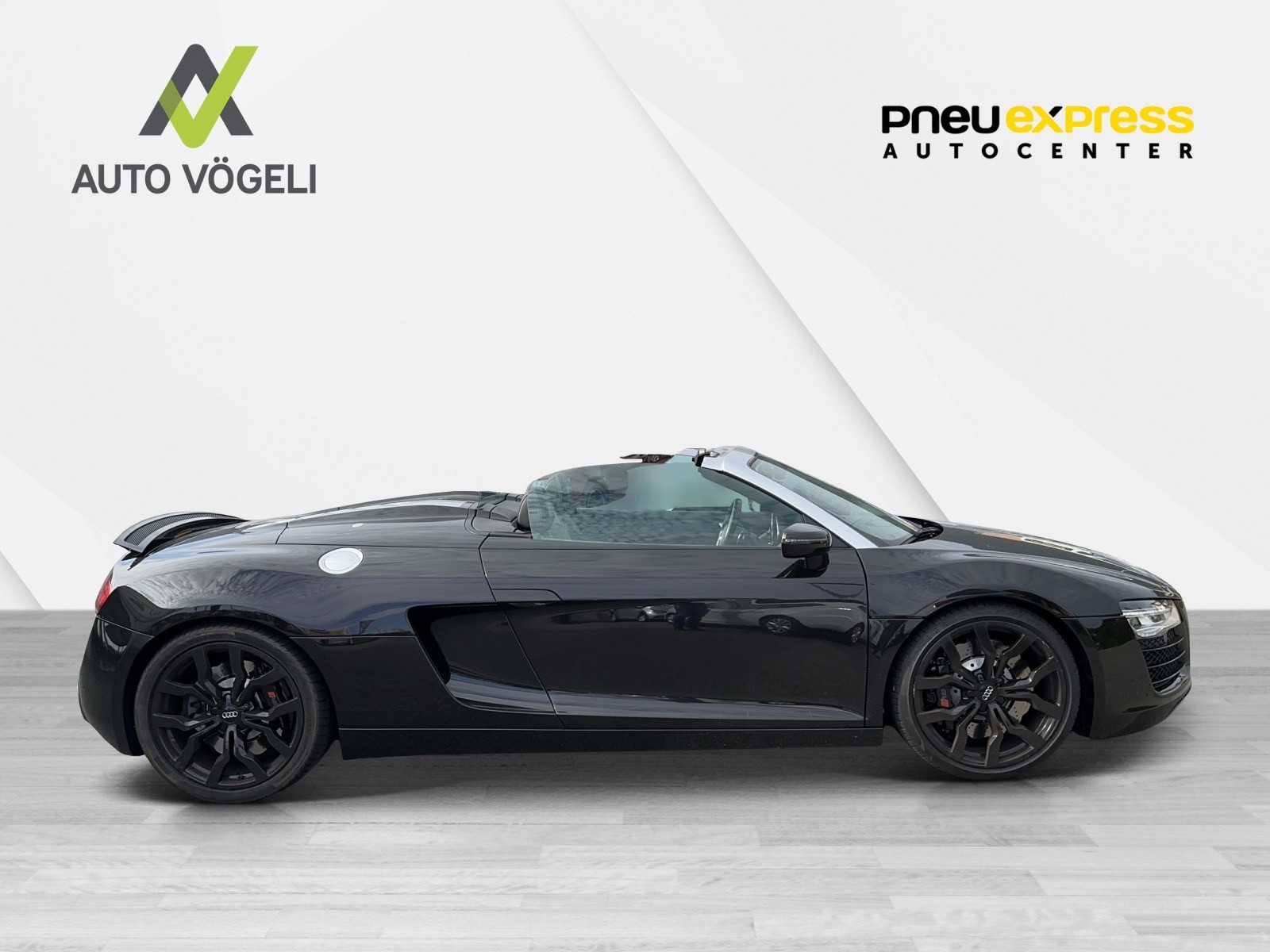 AUDI R8 Spyder 4.2 FSI V8 quattro S-Tronic-image-6