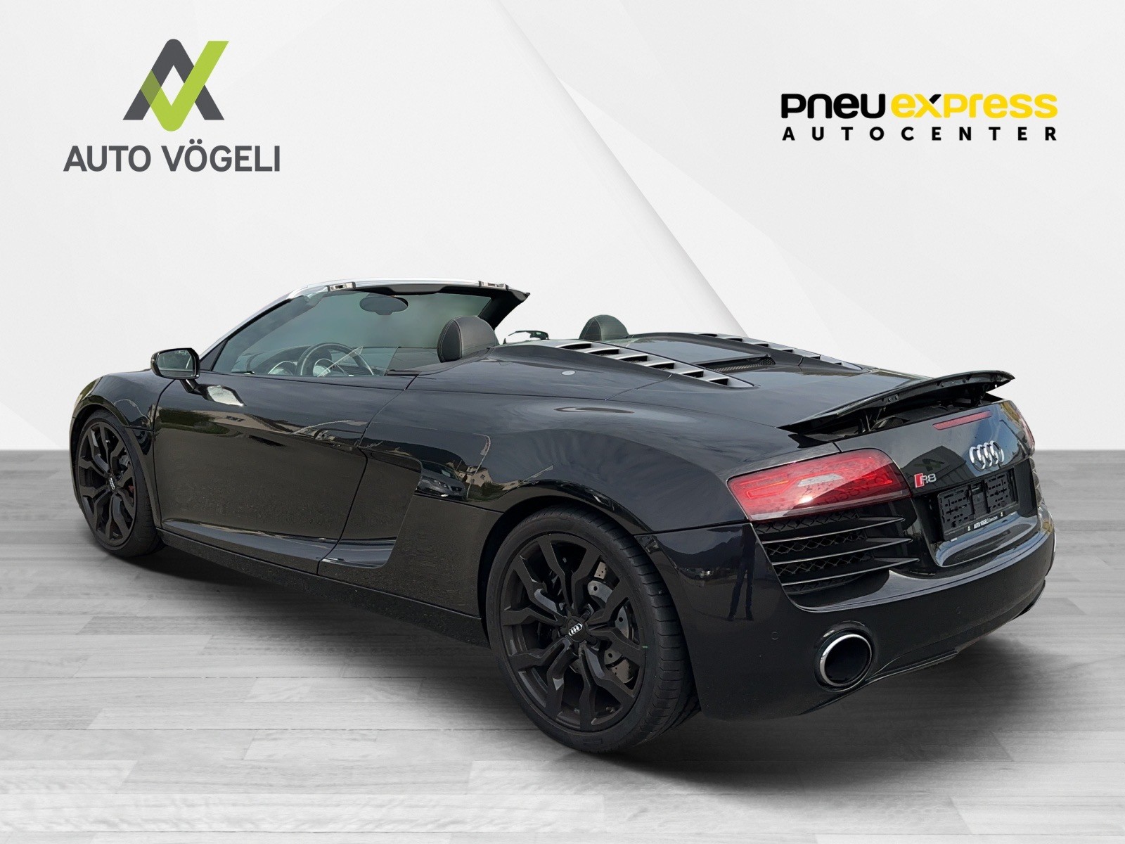 AUDI R8 Spyder 4.2 FSI V8 quattro S-Tronic-showroom-element-3