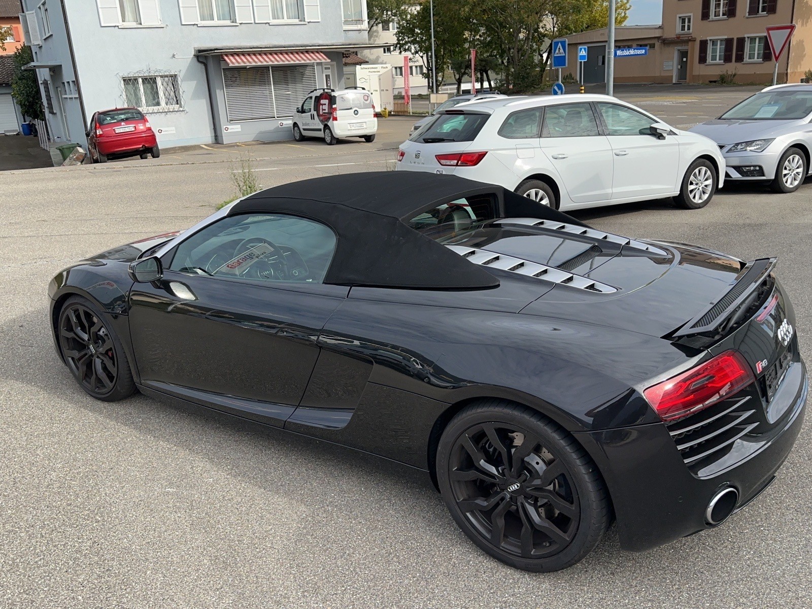 AUDI R8 Spyder 4.2 FSI V8 quattro S-Tronic-image-15