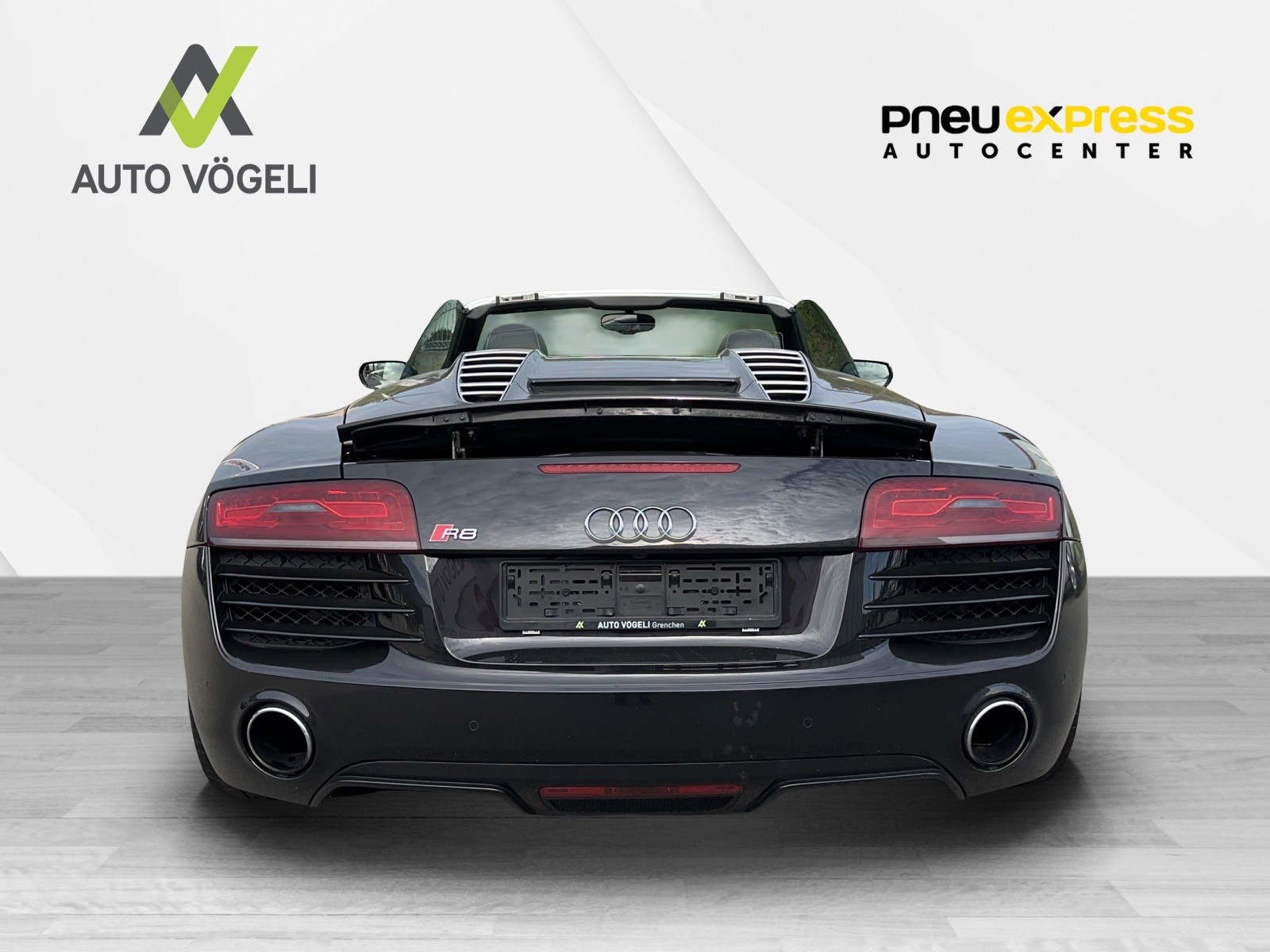 AUDI R8 Spyder 4.2 FSI V8 quattro S-Tronic-image-4
