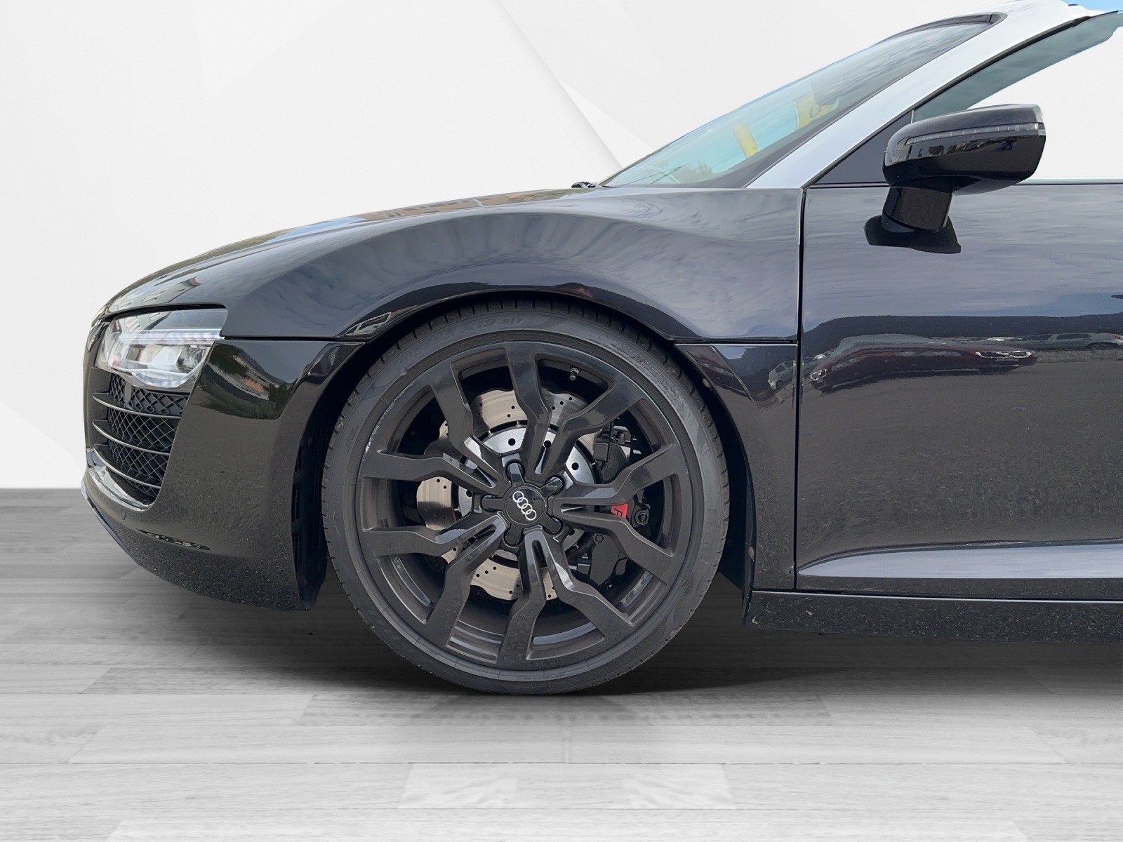 AUDI R8 Spyder 4.2 FSI V8 quattro S-Tronic-image-14