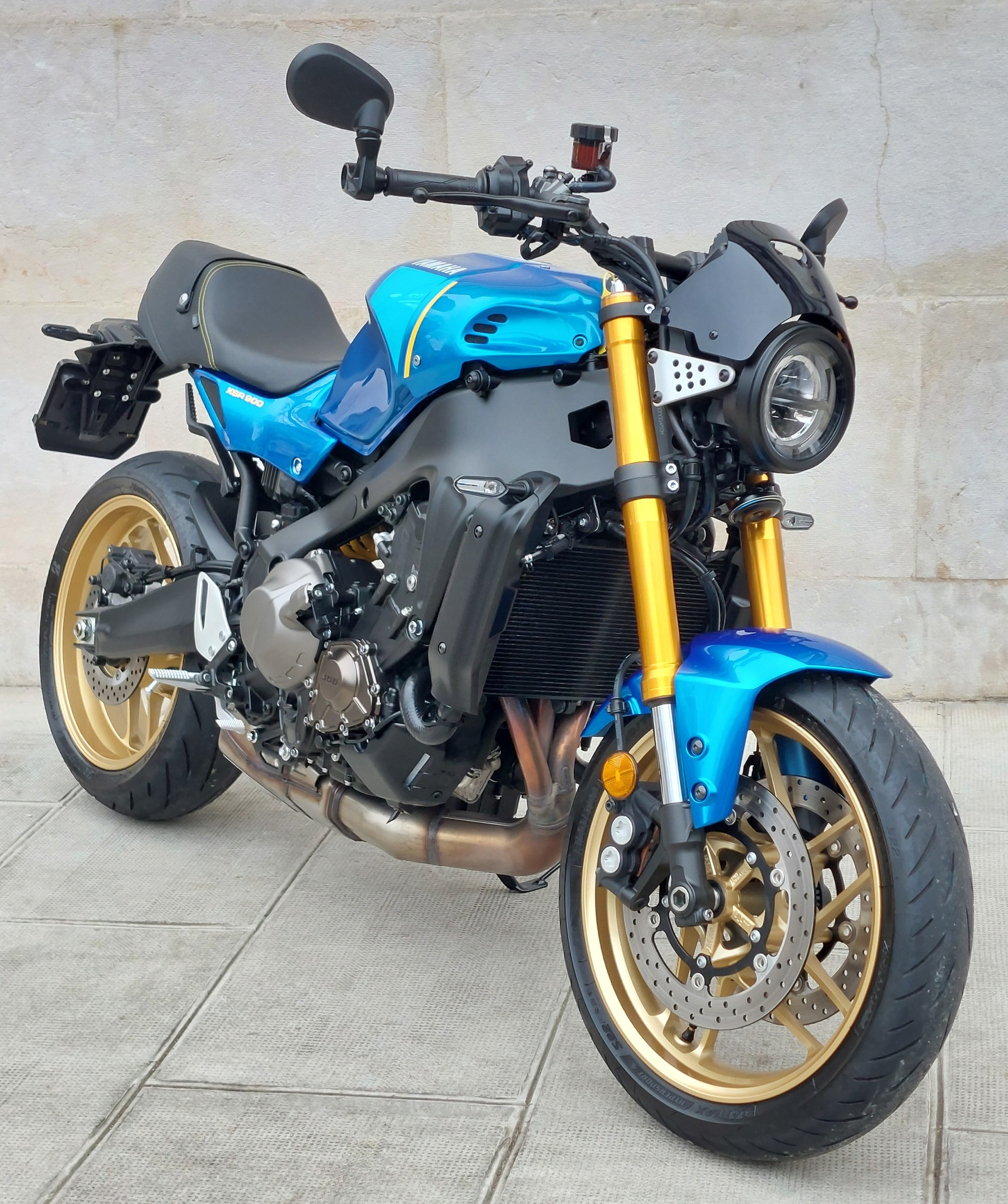 YAMAHA XSR 900-image-1