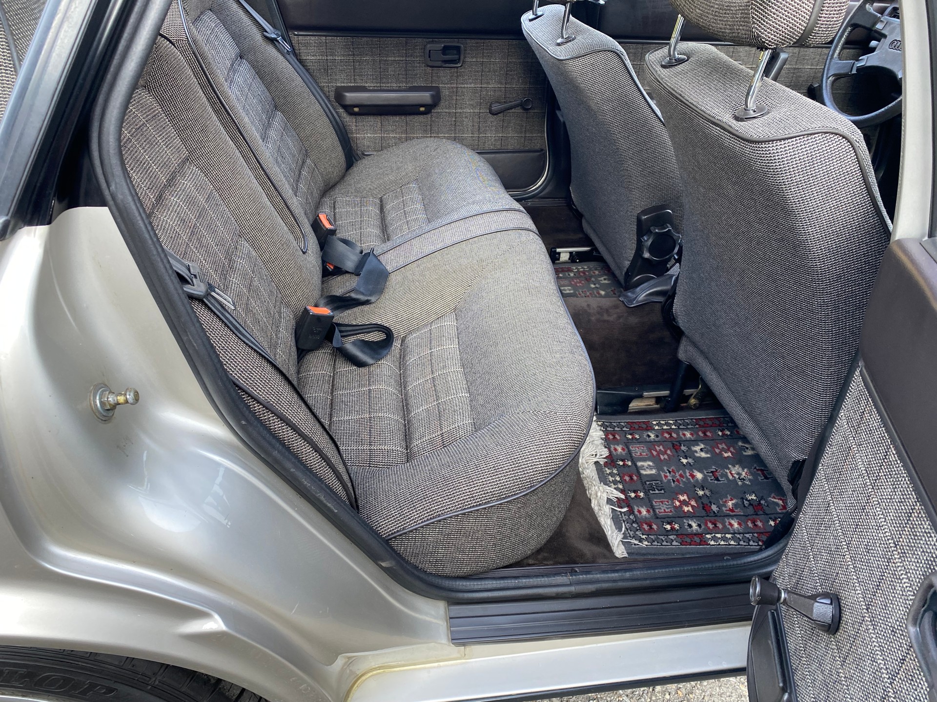AUDI 80 2.1 quattro 5E-image-6