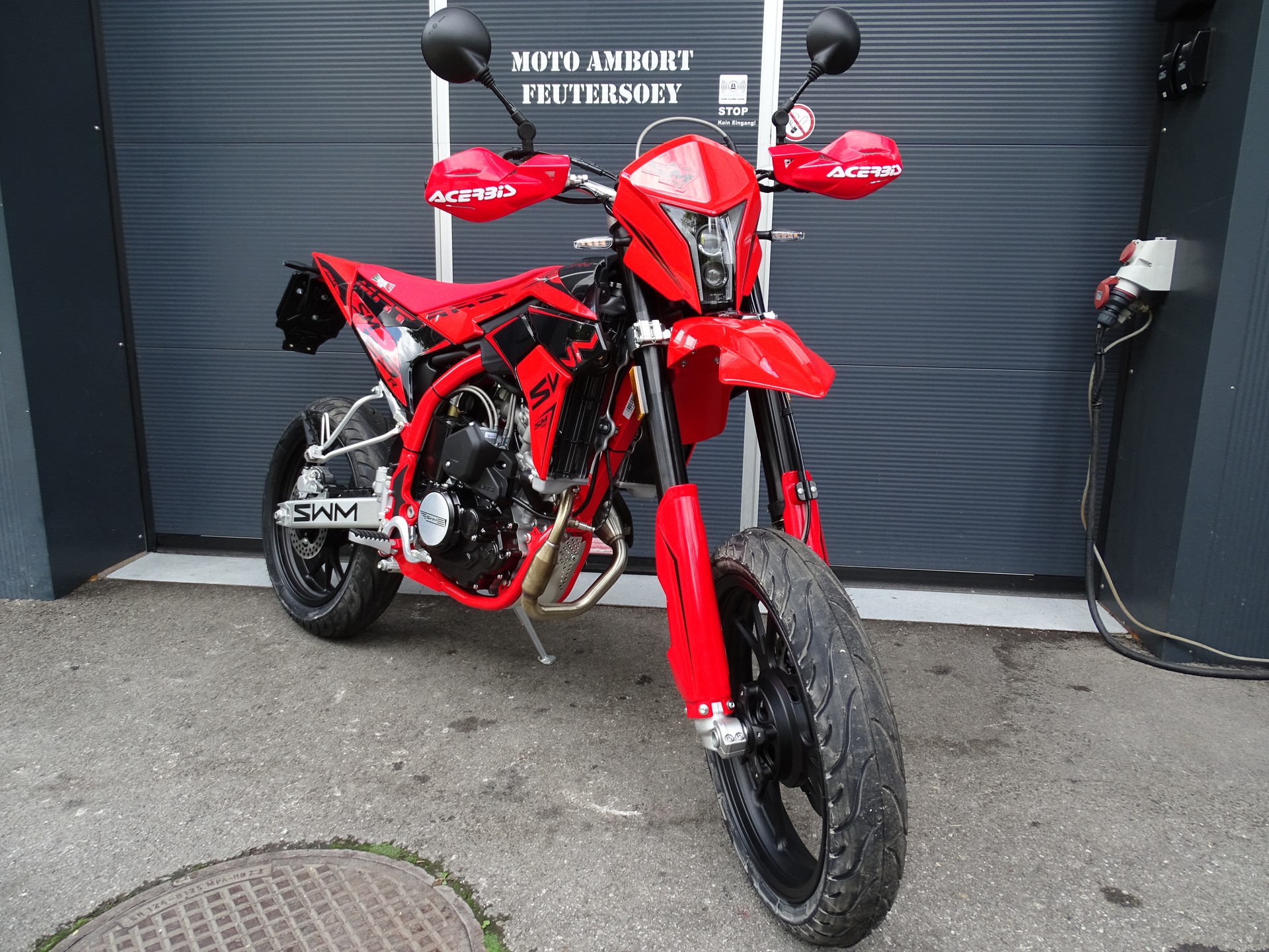 SWM SM 125 R Racing Edition-image-1