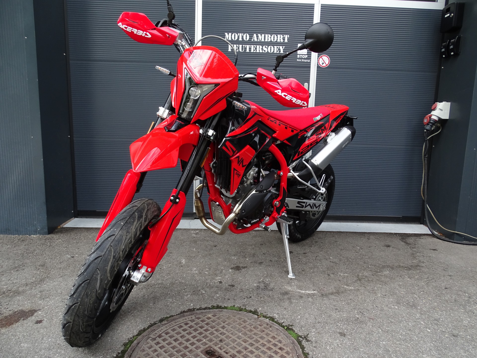 SWM SM 125 R Racing Edition-image-3