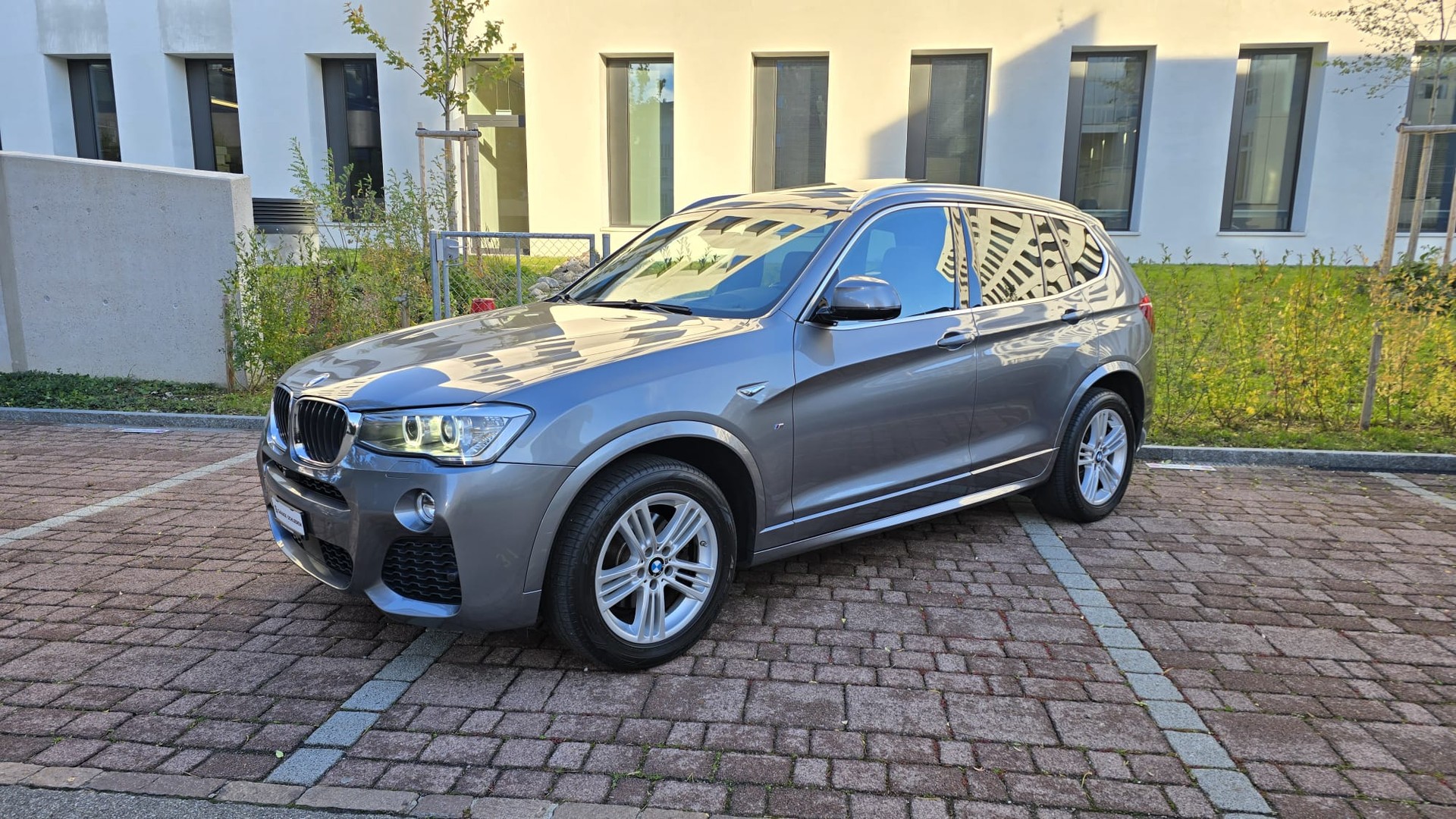 BMW X3 xDrive 20d Steptronic M-Sport Paket (Facelift) / Elk AHK / Panoramadach / HARMAN KARDON / Top Ausgestattet / Frisch Ab MFK