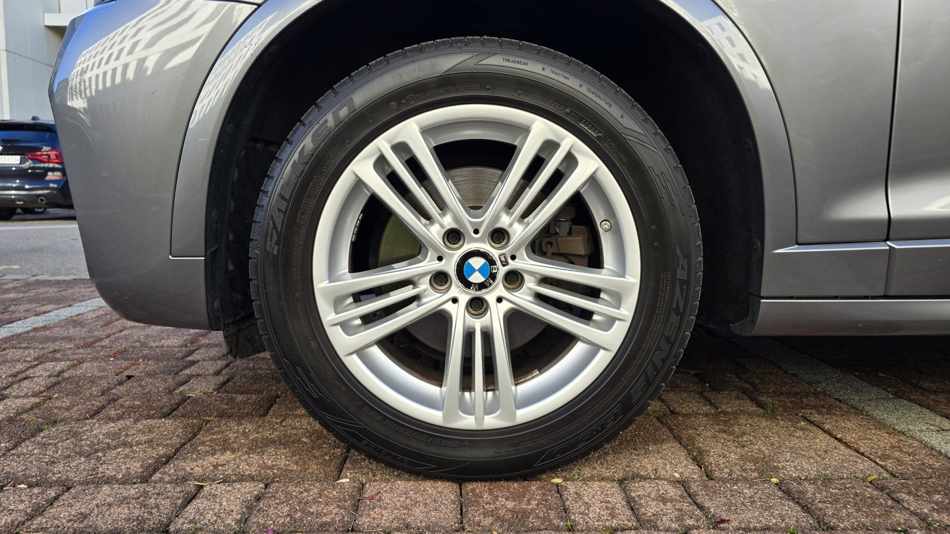 BMW X3 xDrive 20d Steptronic M-Sport Paket (Facelift) / Elk AHK / Panoramadach / HARMAN KARDON / Top Ausgestattet / Frisch Ab MFK-image-8