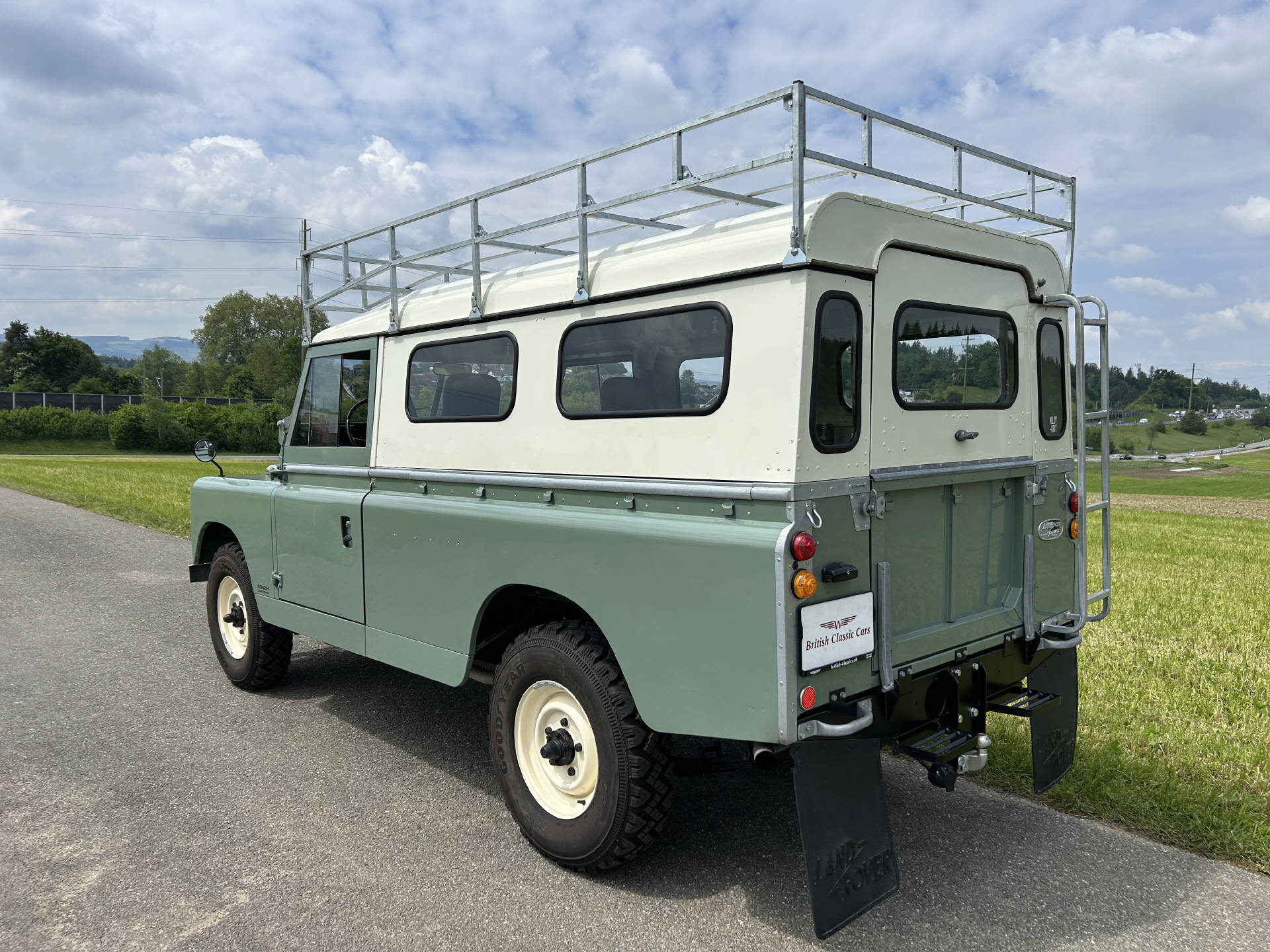 LAND ROVER 88-110 Serie IIA-showroom-element-2