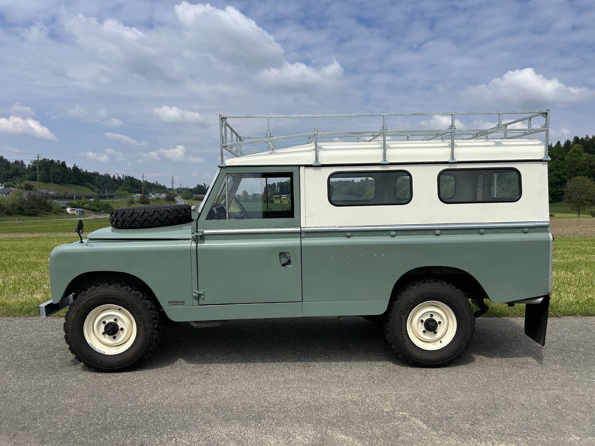 LAND ROVER 88-110 Serie IIA-showroom-element-1