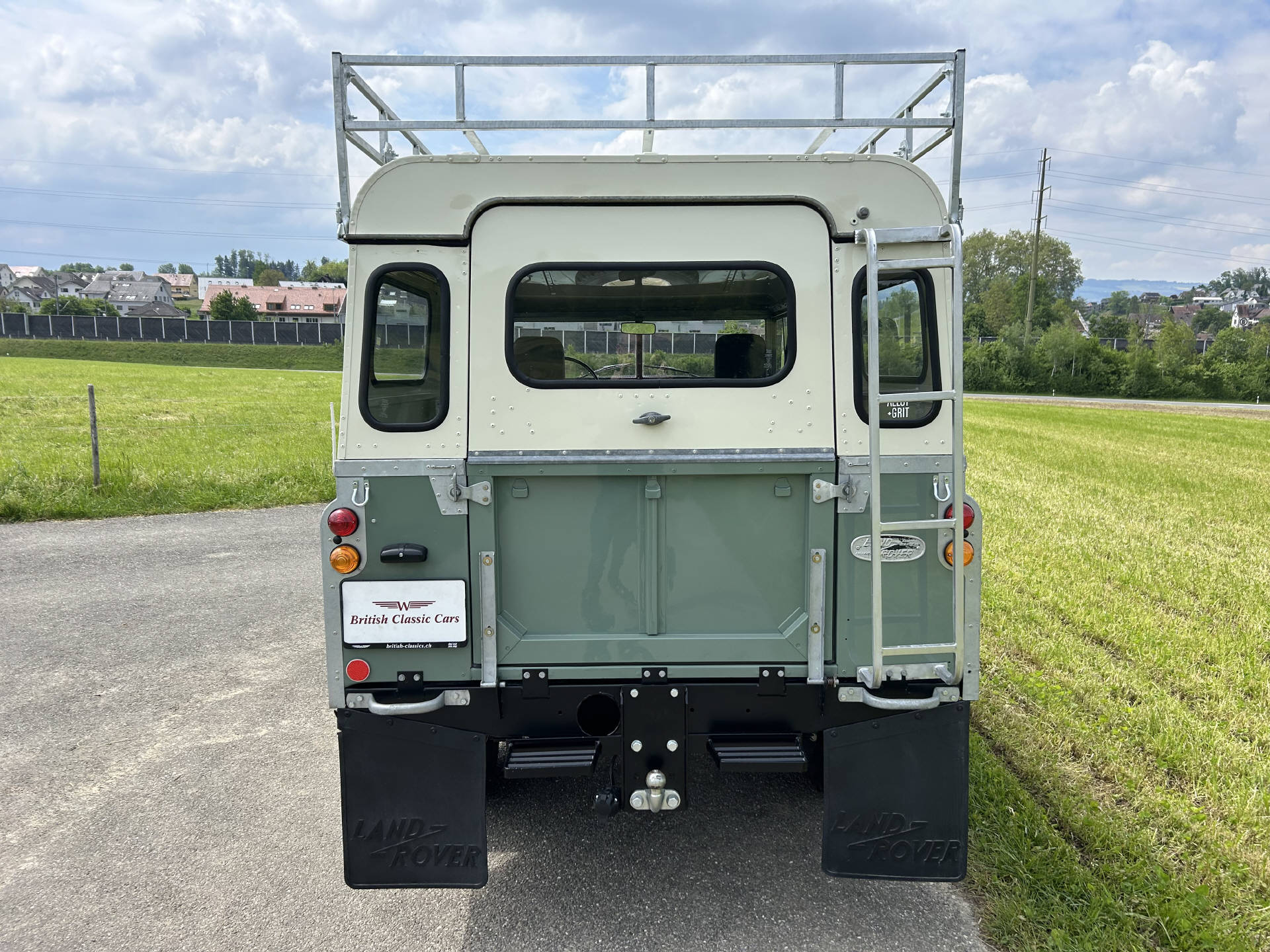 LAND ROVER 88-110 Serie IIA-showroom-element-3