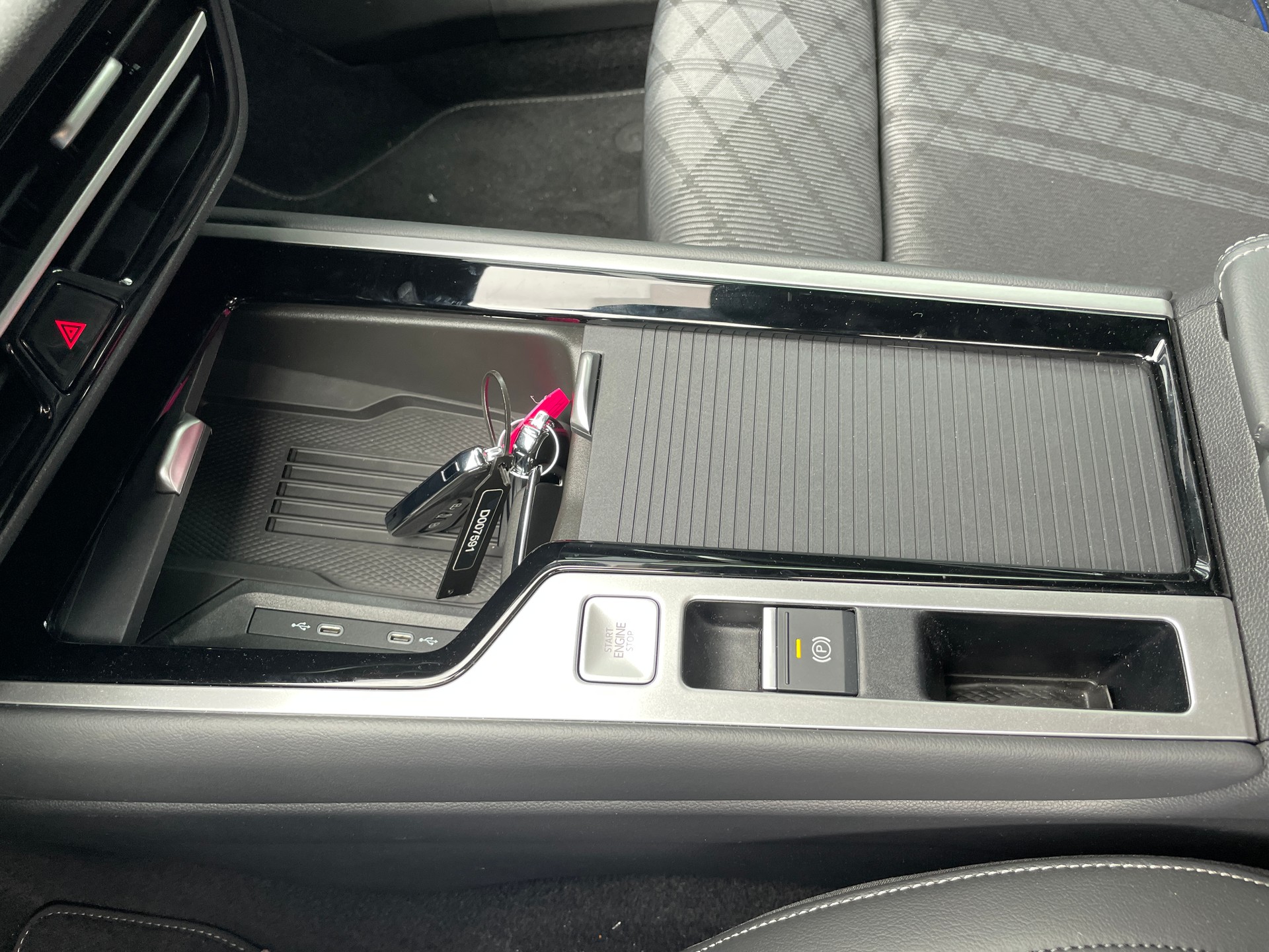 VW Passat Variant 1.5 eTSI evo R-Line DSG-image-22