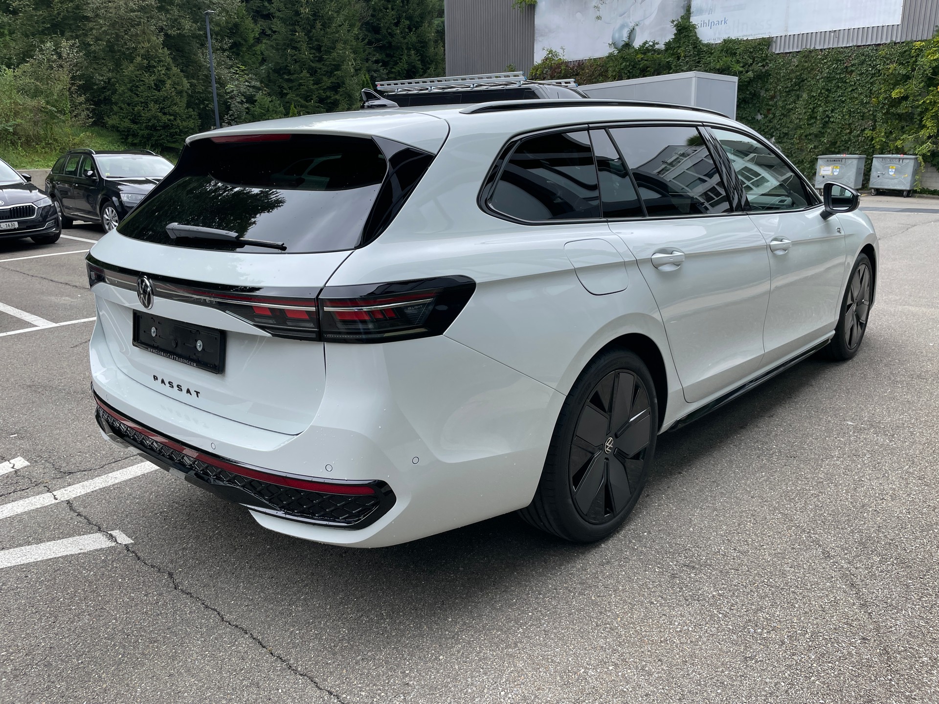 VW Passat Variant 1.5 eTSI evo R-Line DSG-image-5