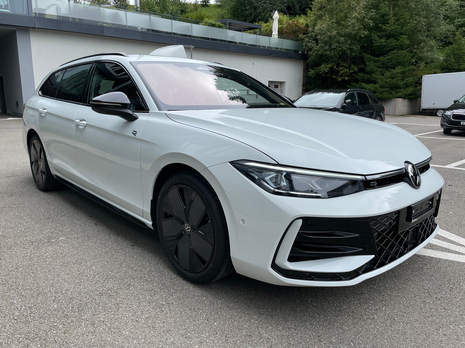 VW Passat Variant 1.5 eTSI evo R-Line DSG-image-6