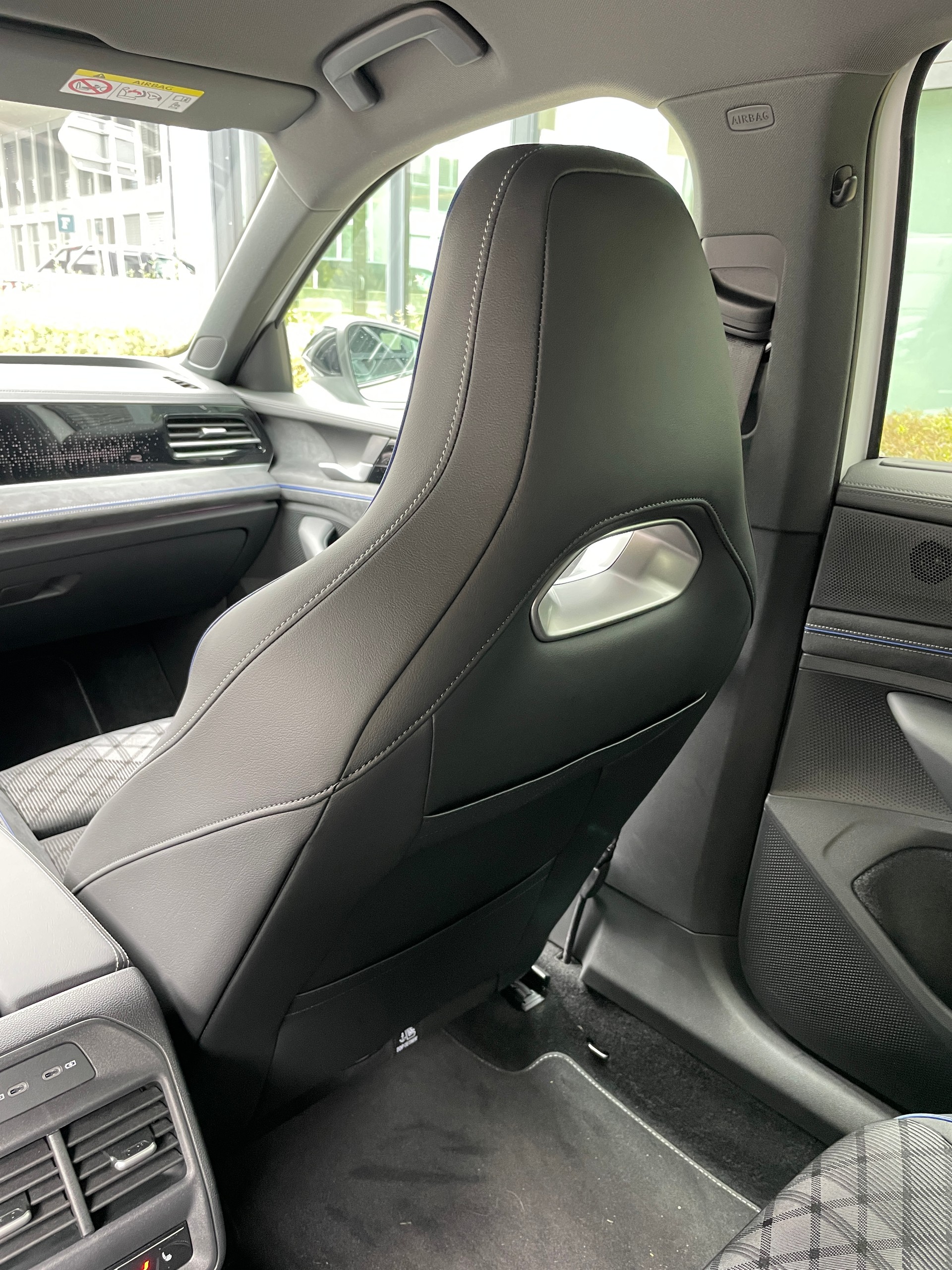 VW Passat Variant 1.5 eTSI evo R-Line DSG-image-17