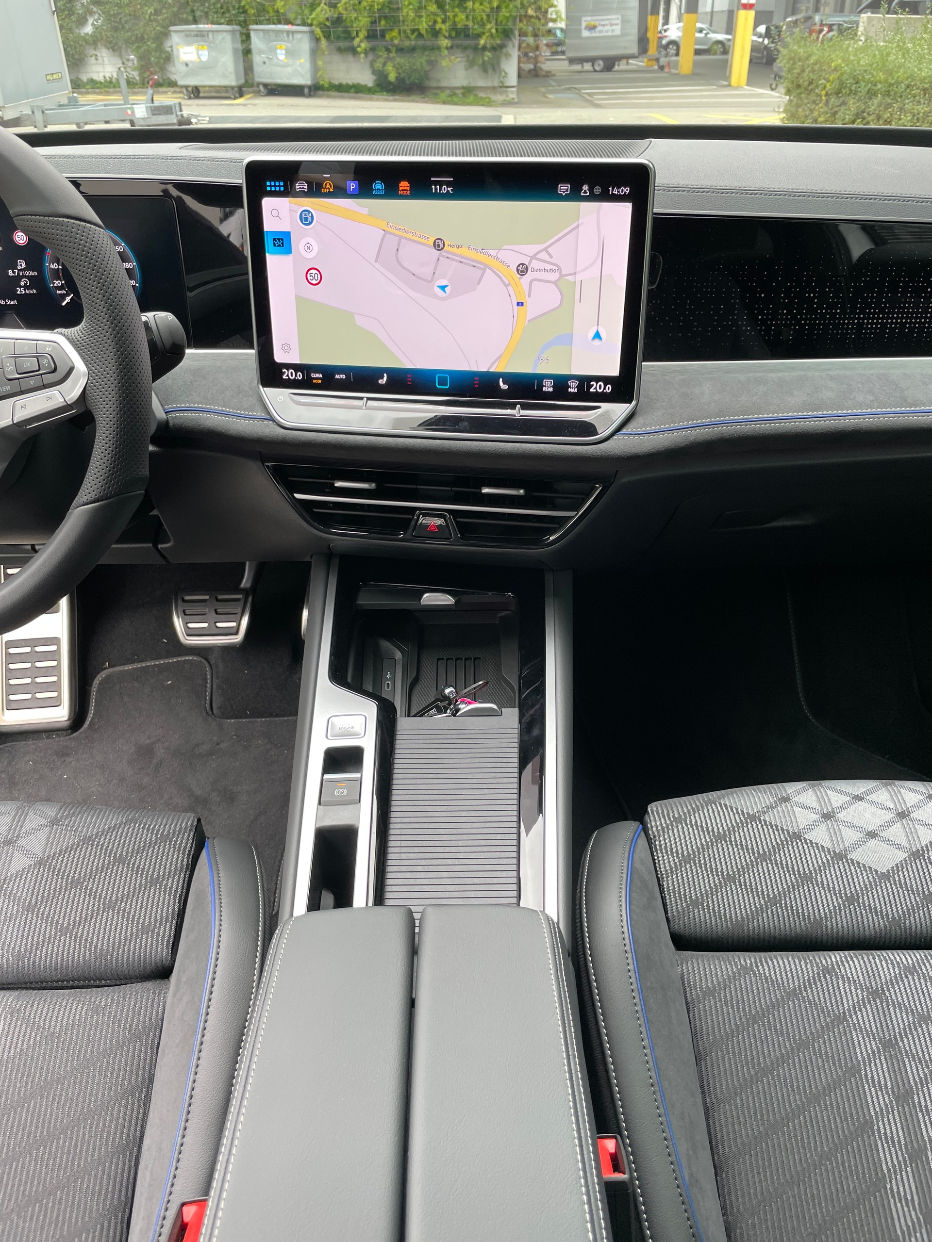 VW Passat Variant 1.5 eTSI evo R-Line DSG-image-15
