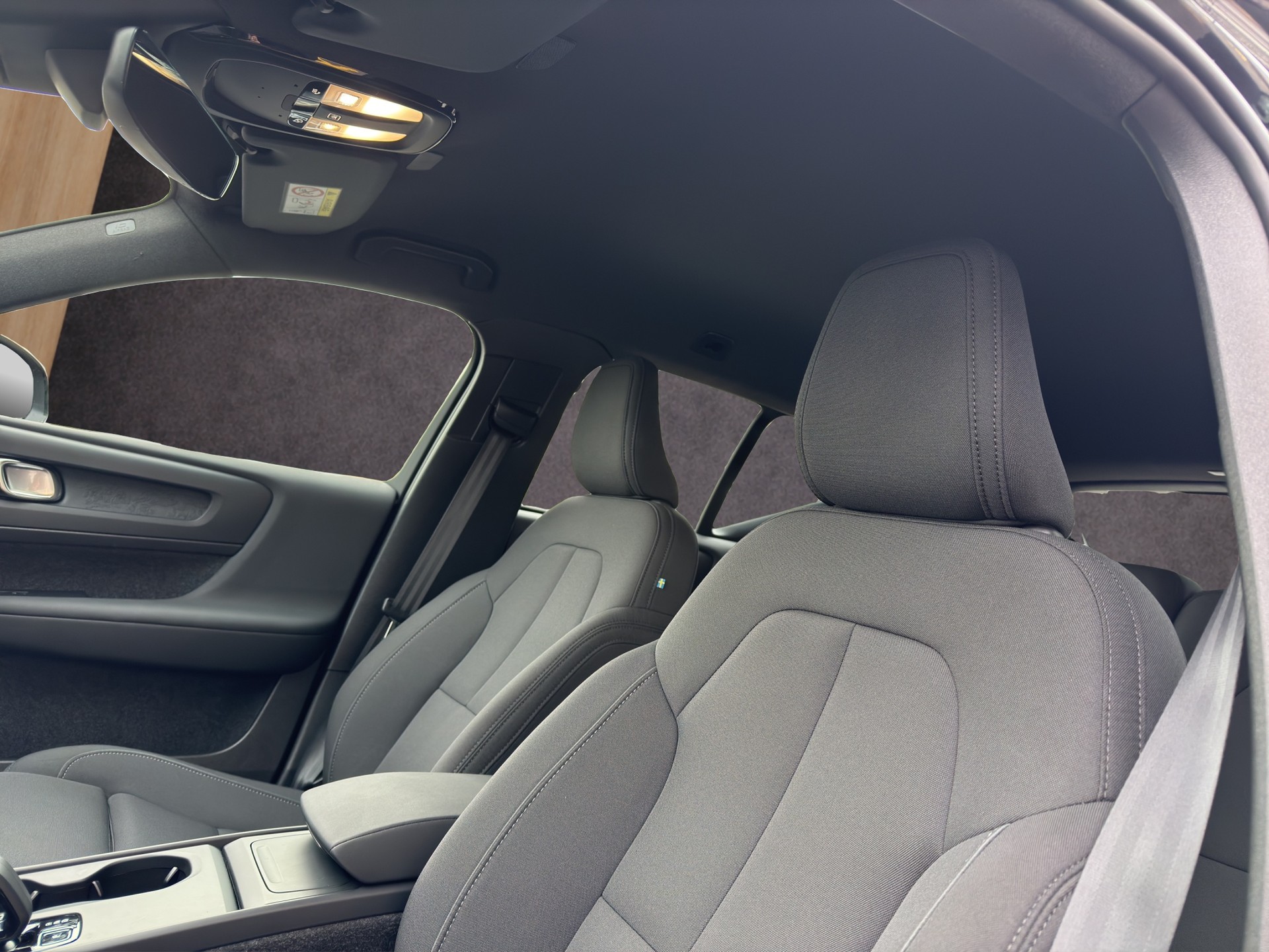 VOLVO EX40 Twin Plus AWD-image-15