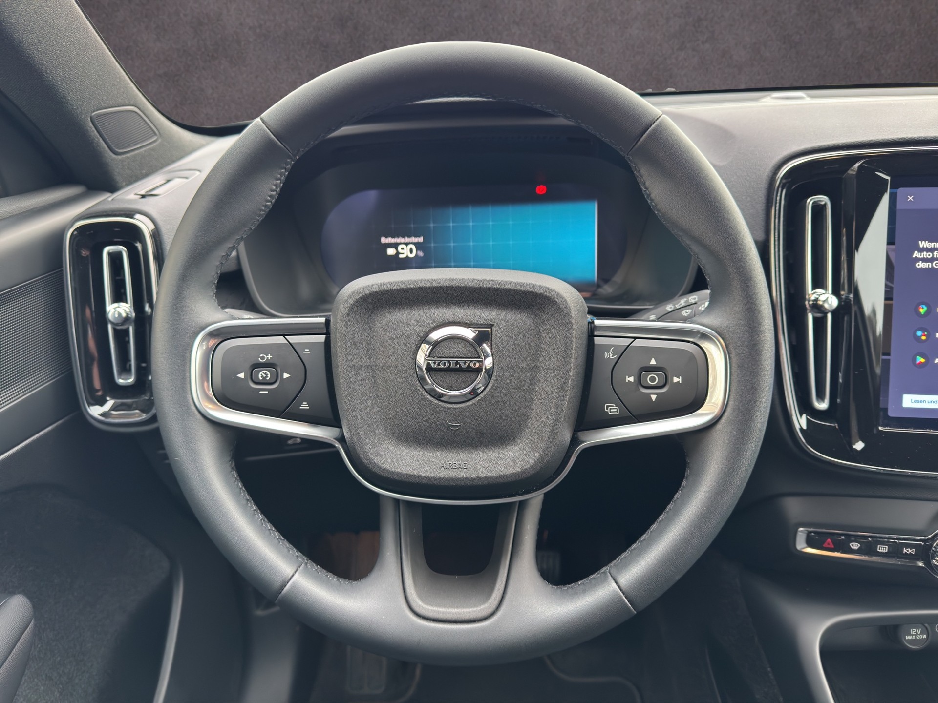 VOLVO EX40 Twin Plus AWD-image-13