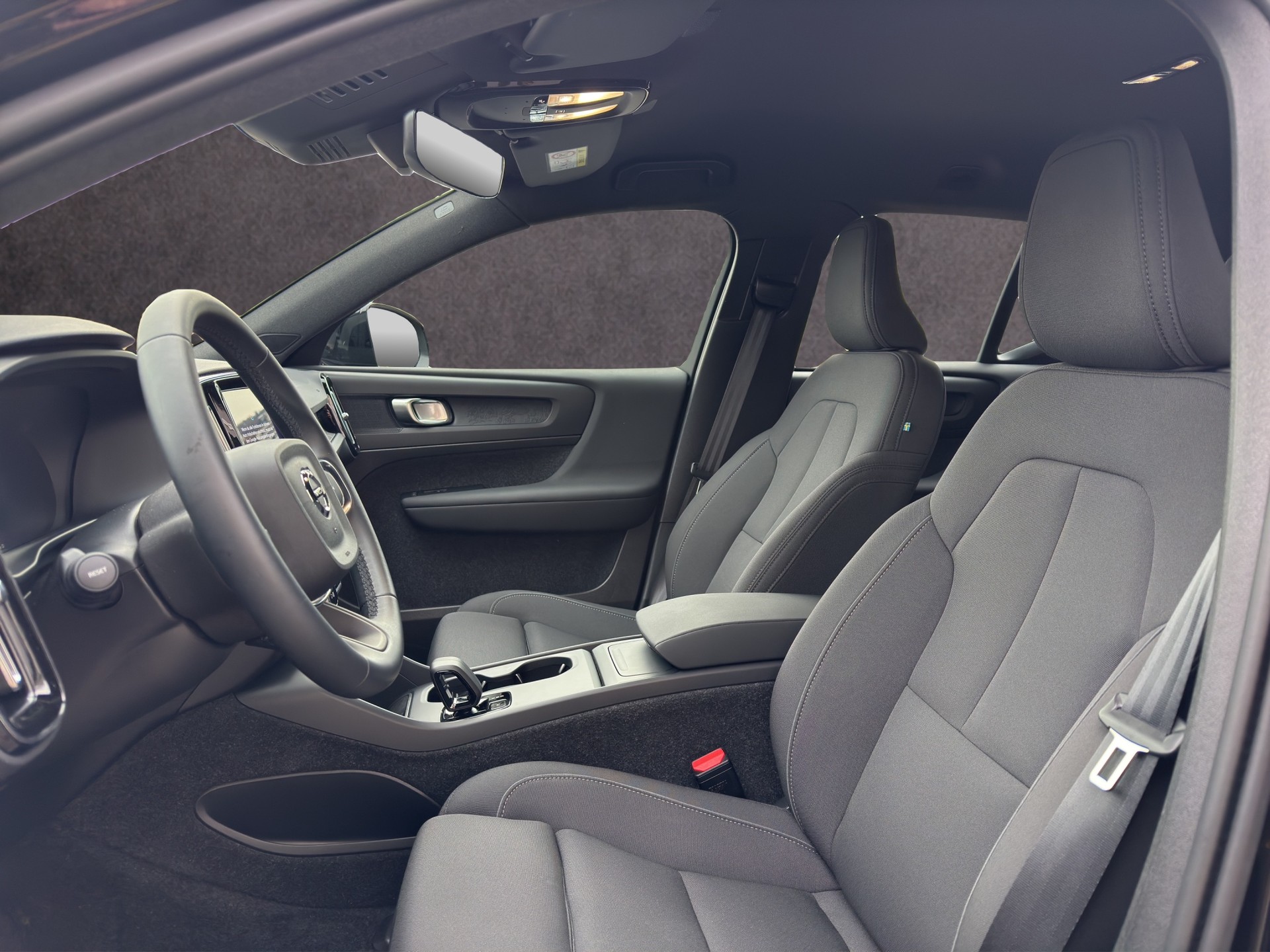 VOLVO EX40 Twin Plus AWD-image-10