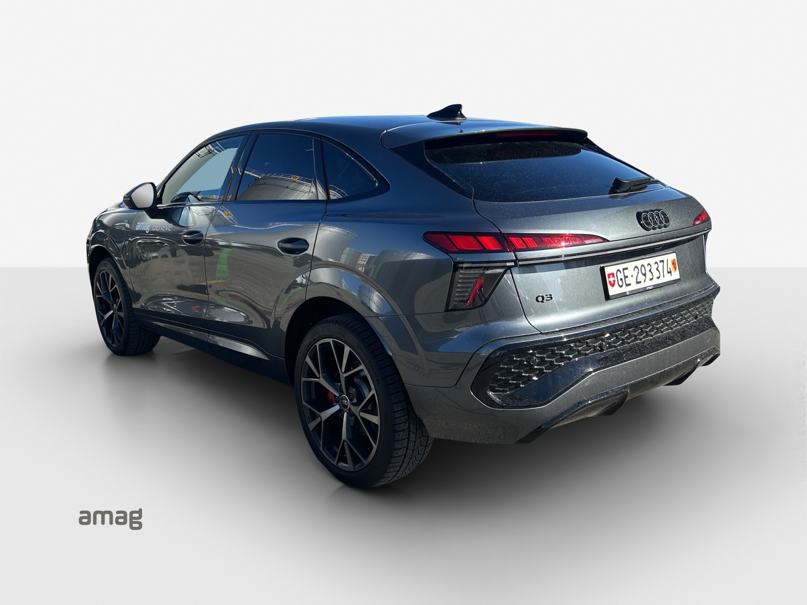 AUDI Q3 Sportback e-hybrid 200 kW S tronig-showroom-element-3
