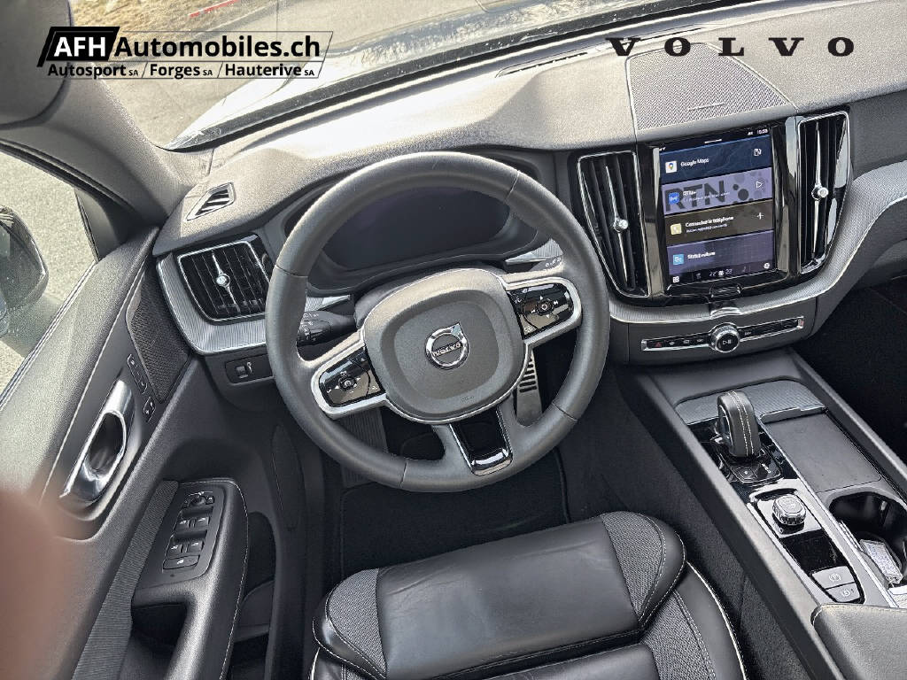 VOLVO XC60 2.0 B5 MH R-Design AWD-image-10