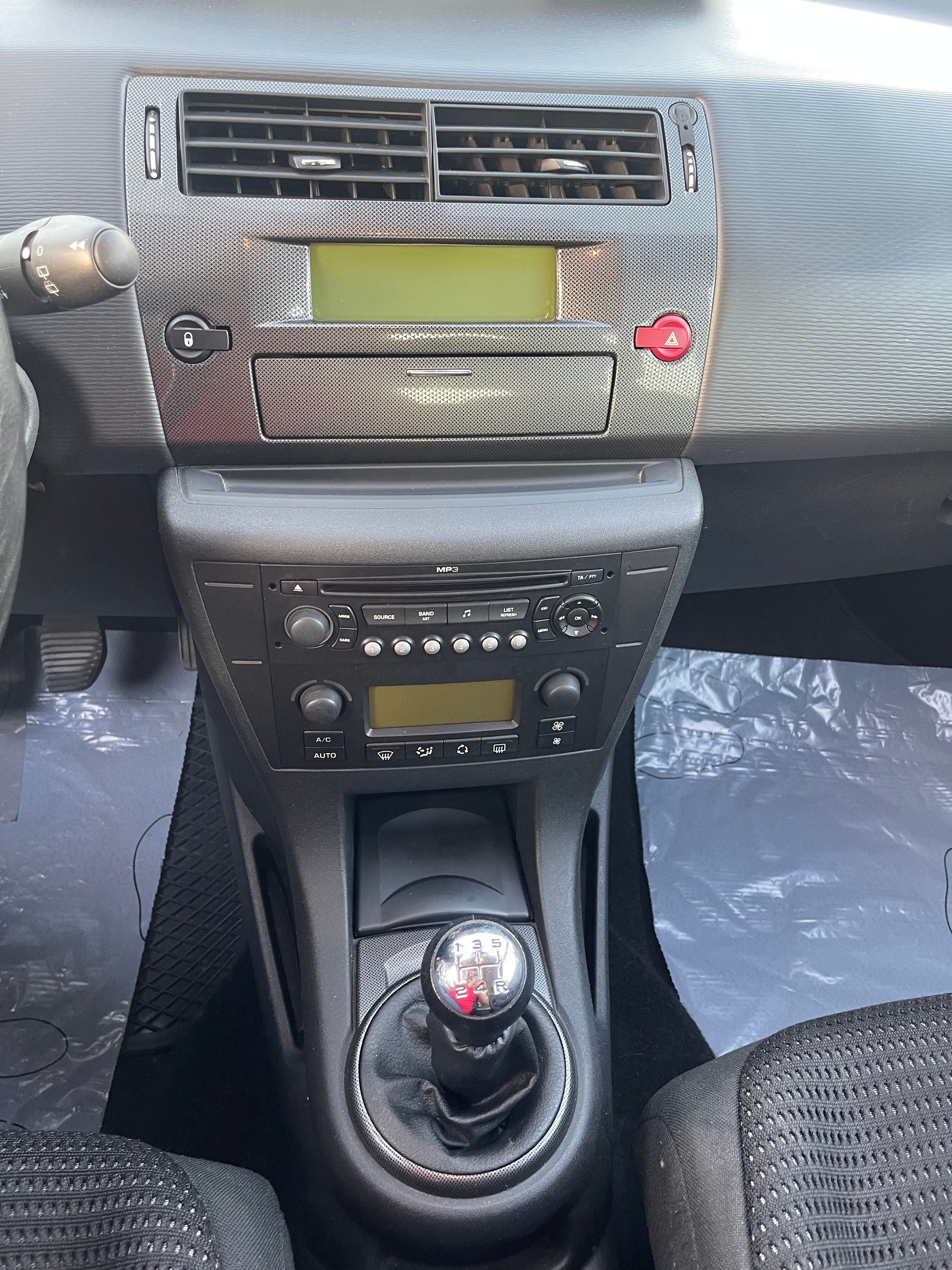 CITROEN C4 Berline 1.6i 16V VTR (Pack)-image-9