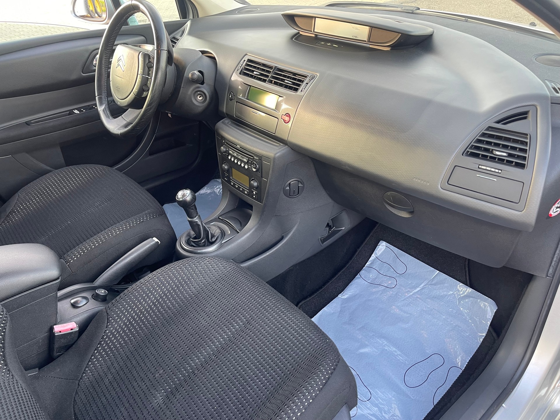 CITROEN C4 Berline 1.6i 16V VTR (Pack)-image-5