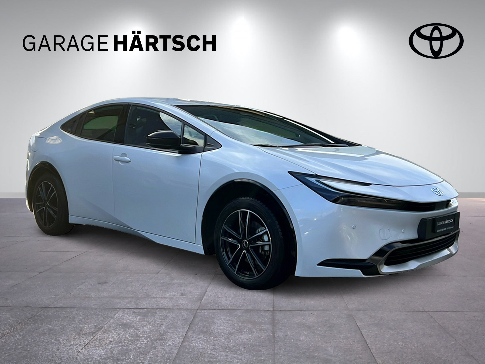 TOYOTA Prius 2.0 Plug-In-Hybrid Style-image-8