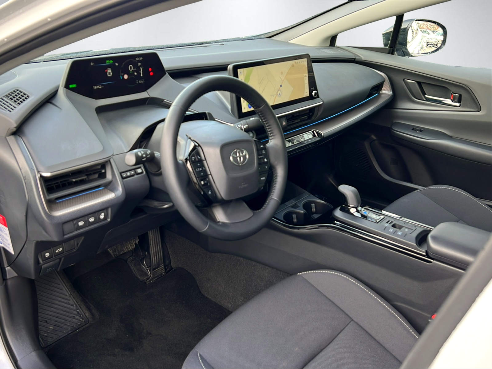 TOYOTA Prius 2.0 Plug-In-Hybrid Style-image-13