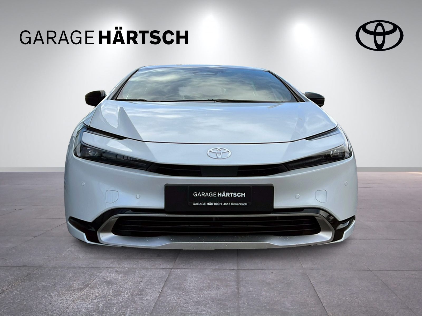 TOYOTA Prius 2.0 Plug-In-Hybrid Style-image-9