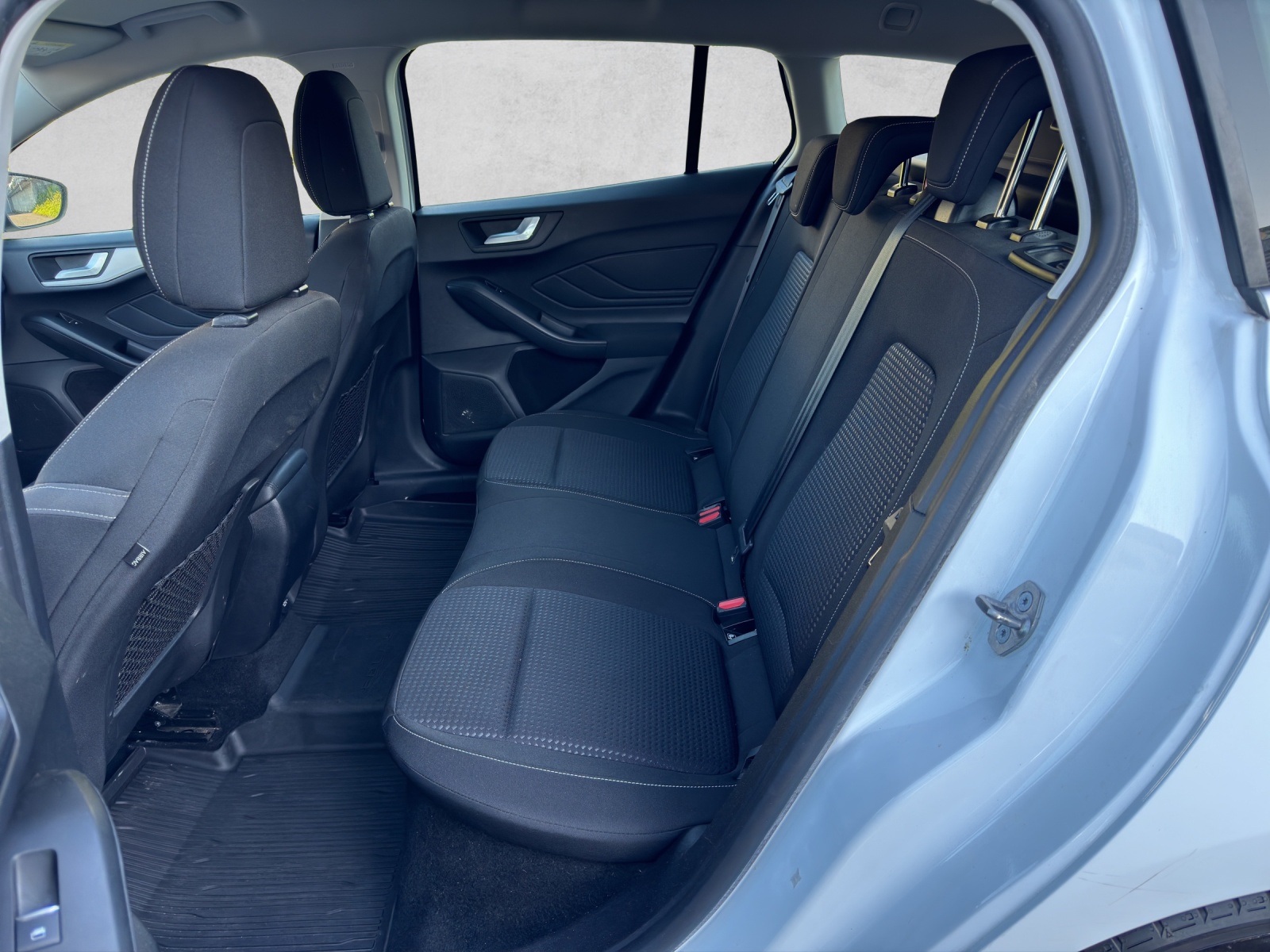 FORD Focus 1.5 TDCi Cool Connect-image-11