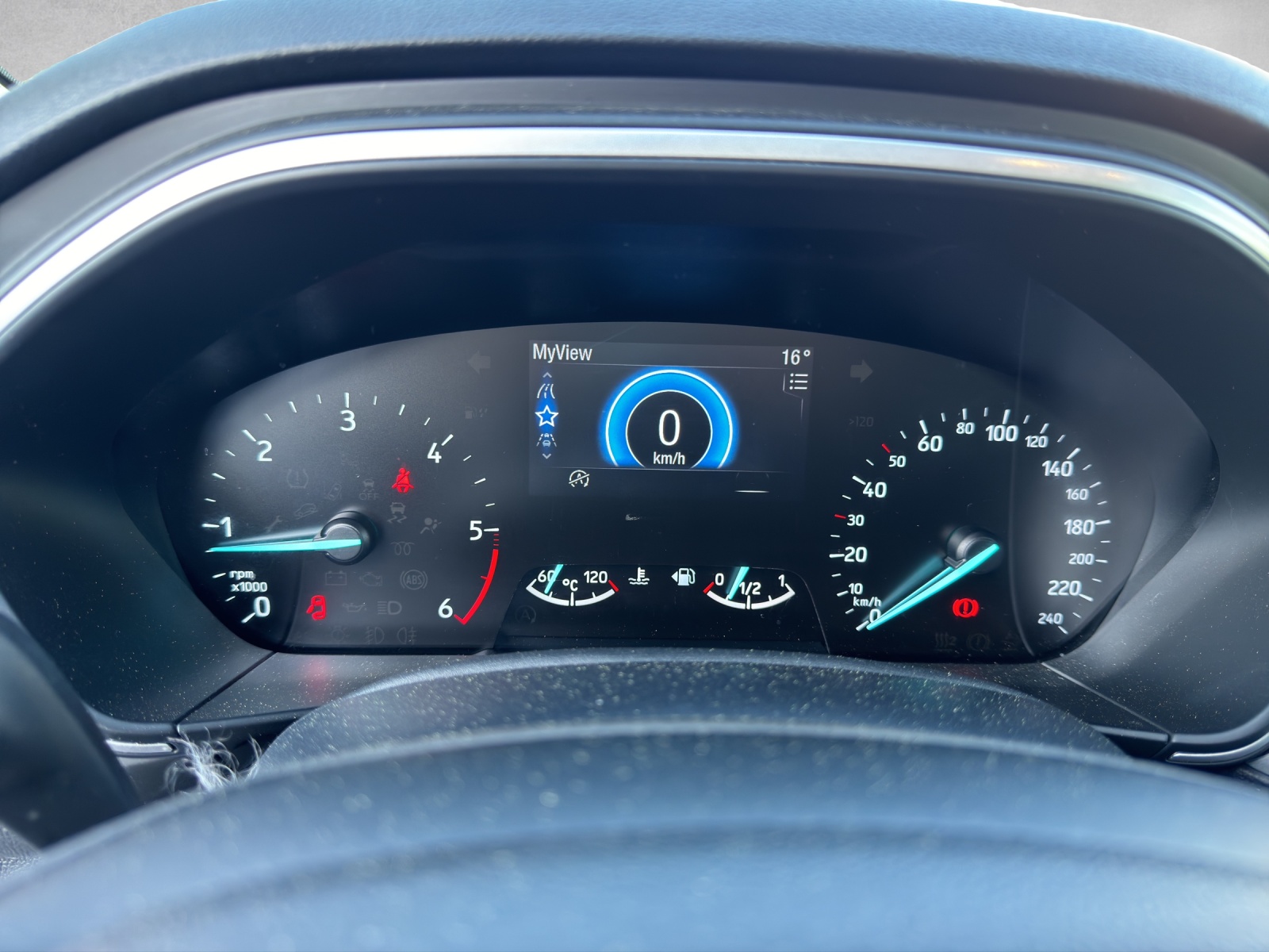 FORD Focus 1.5 TDCi Cool Connect-image-10