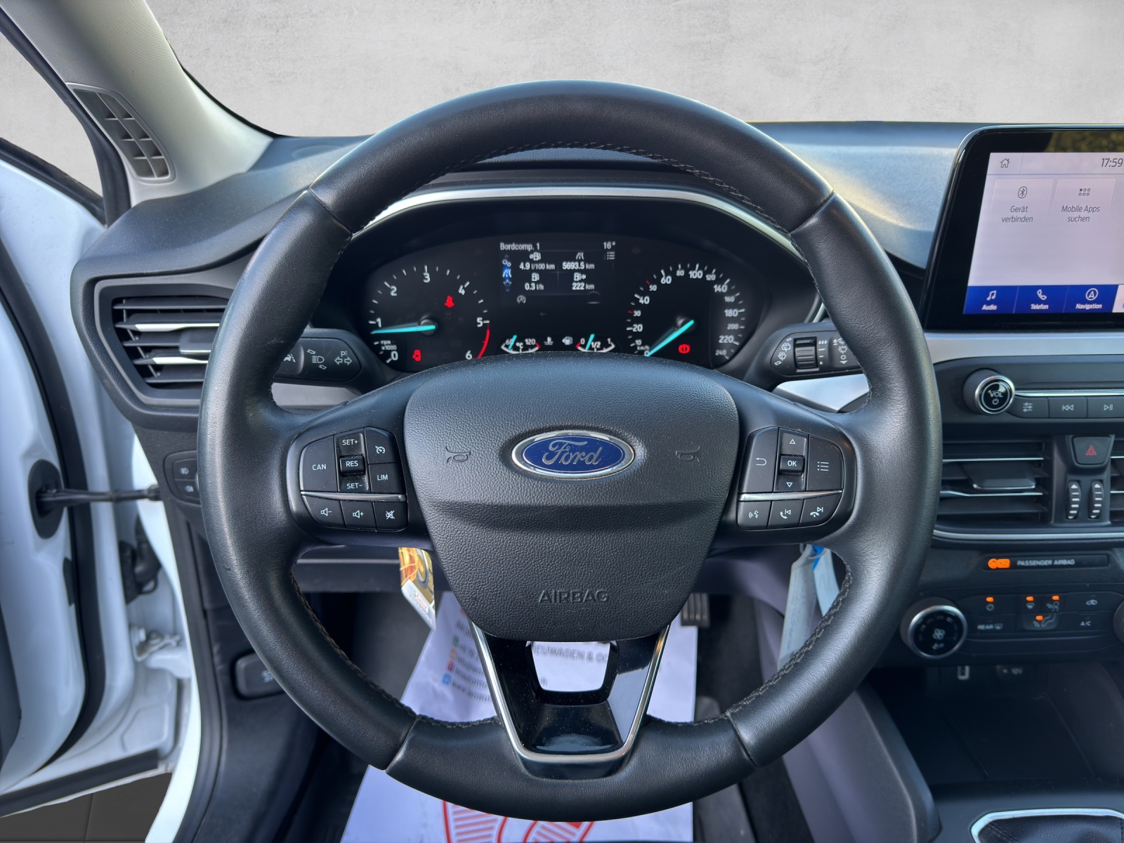 FORD Focus 1.5 TDCi Cool Connect-image-9