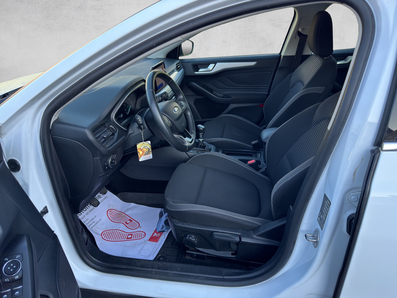 FORD Focus 1.5 TDCi Cool Connect-image-8