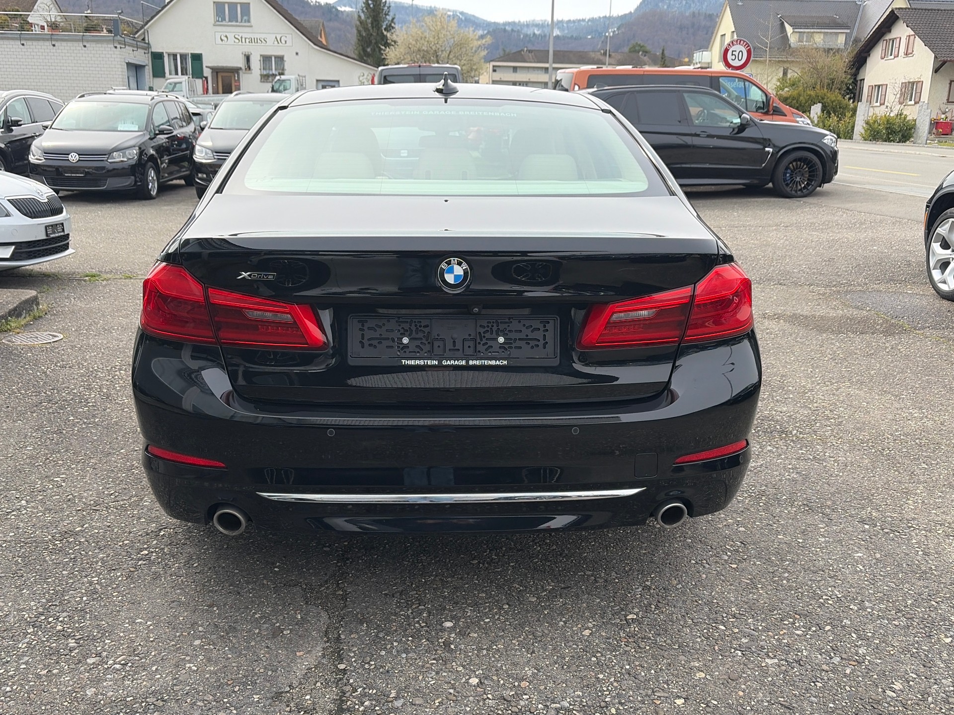 BMW 520d xDrive Luxury Line Steptronic-image-4