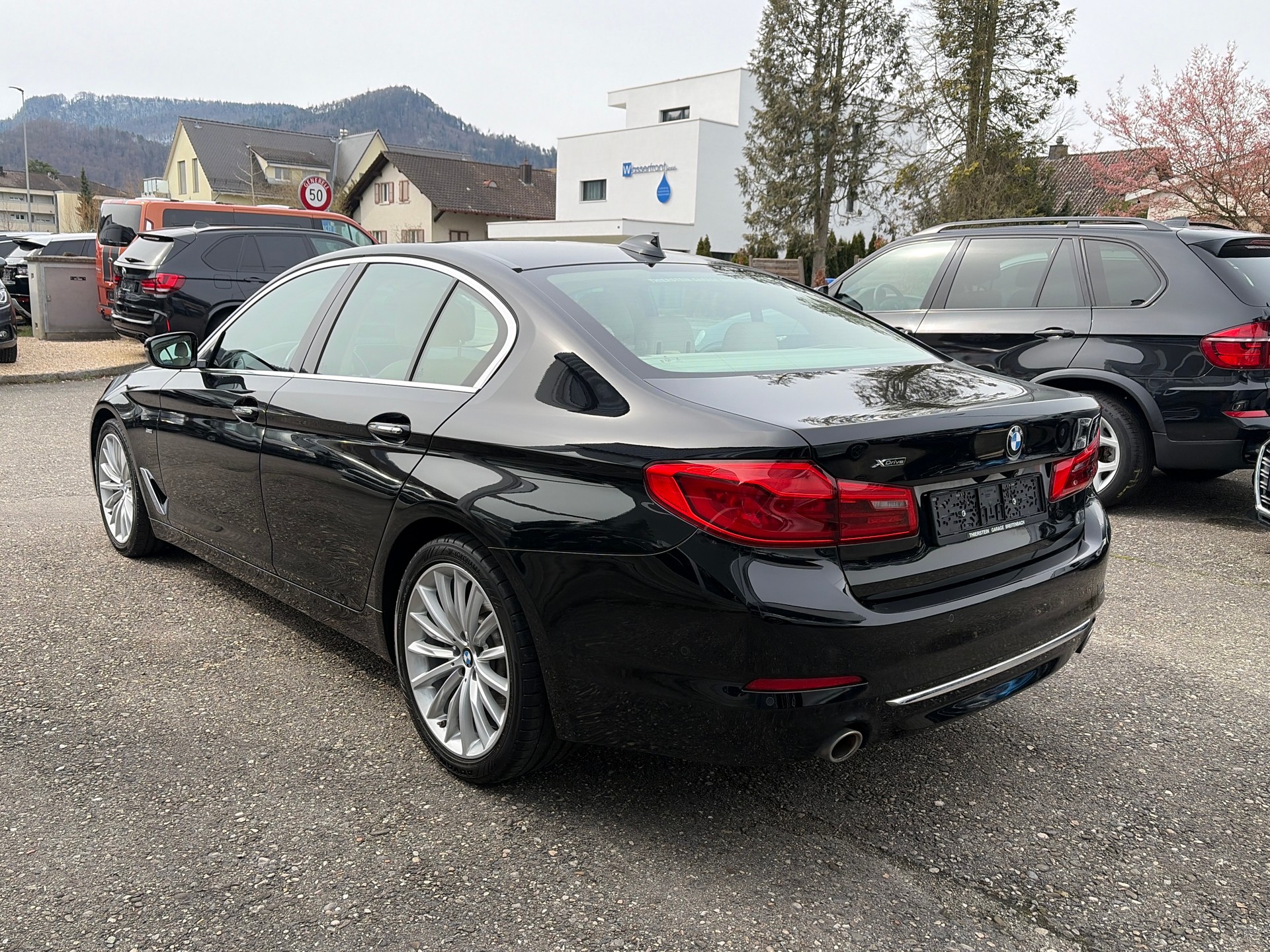 BMW 520d xDrive Luxury Line Steptronic-showroom-element-3