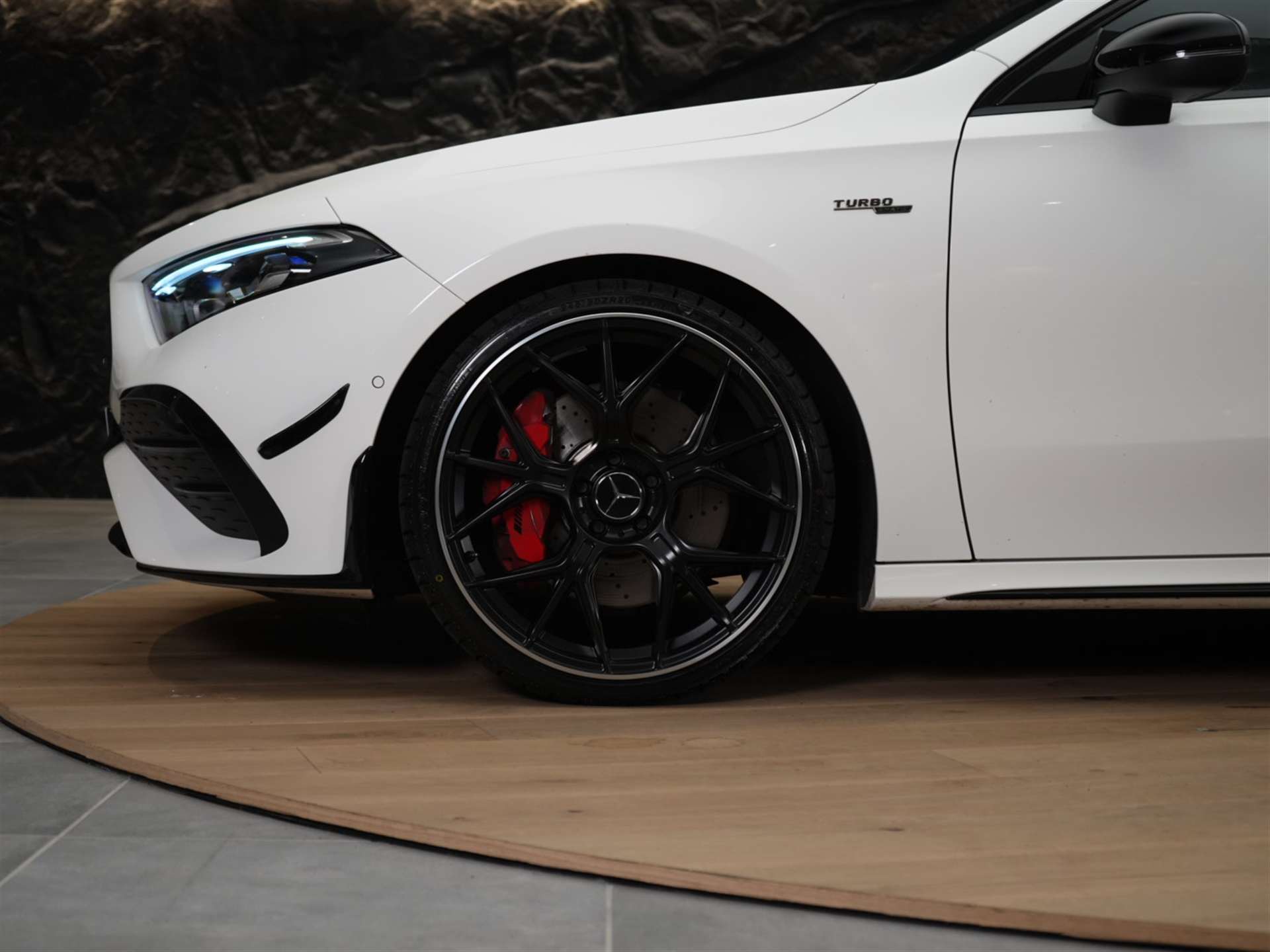 MERCEDES-BENZ A 35 AMG 4Matic+ 8G-DCT *Limousine*Facelift*Aeropaket*-image-14