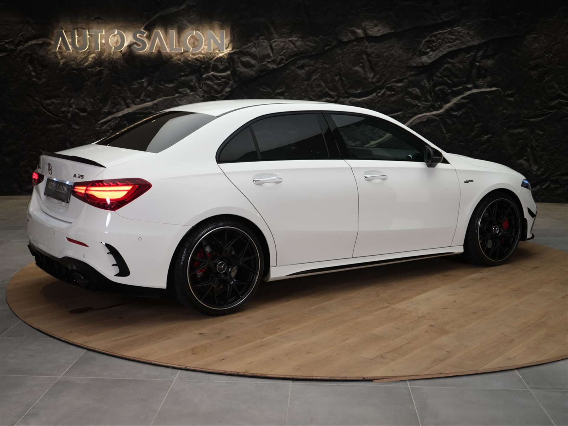 MERCEDES-BENZ A 35 AMG 4Matic+ 8G-DCT *Limousine*Facelift*Aeropaket*-image-4