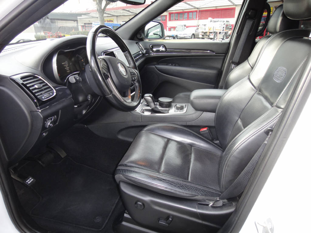 JEEP Grand Cherokee 3.0 CRD 250 Overland-image-9