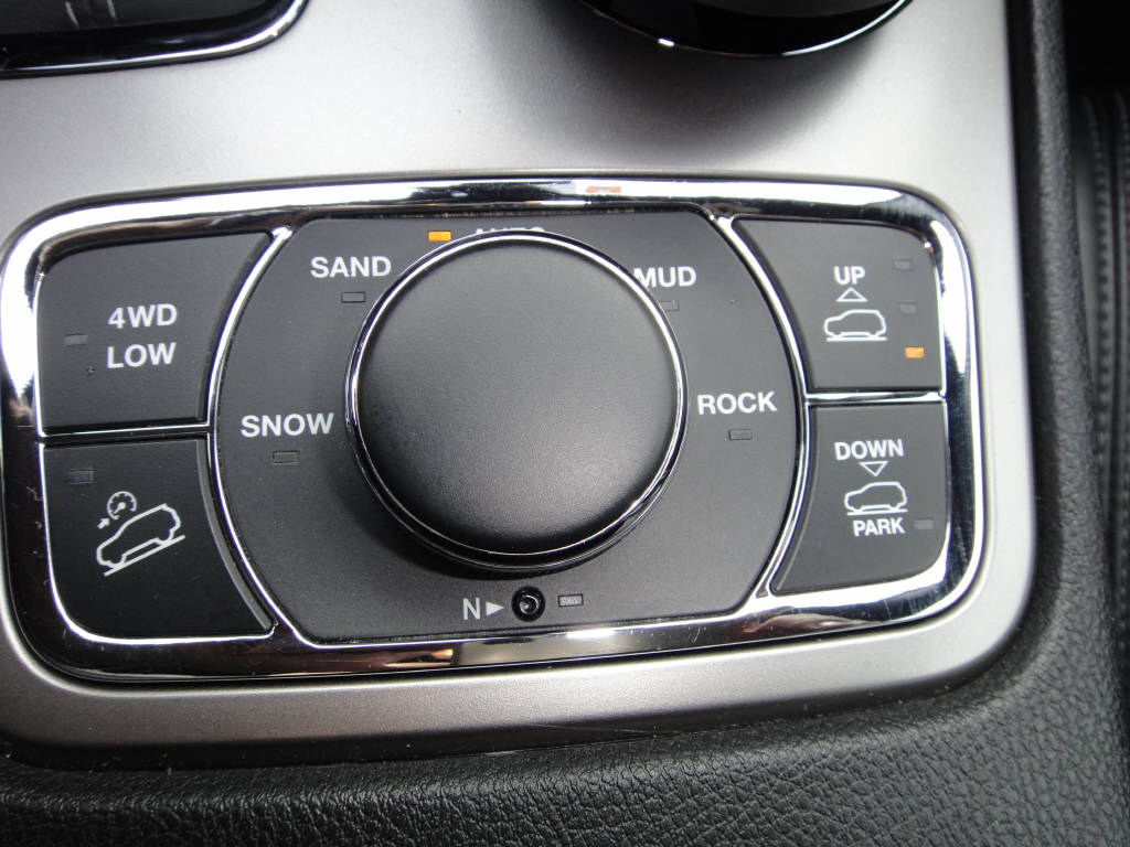 JEEP Grand Cherokee 3.0 CRD 250 Overland-image-14