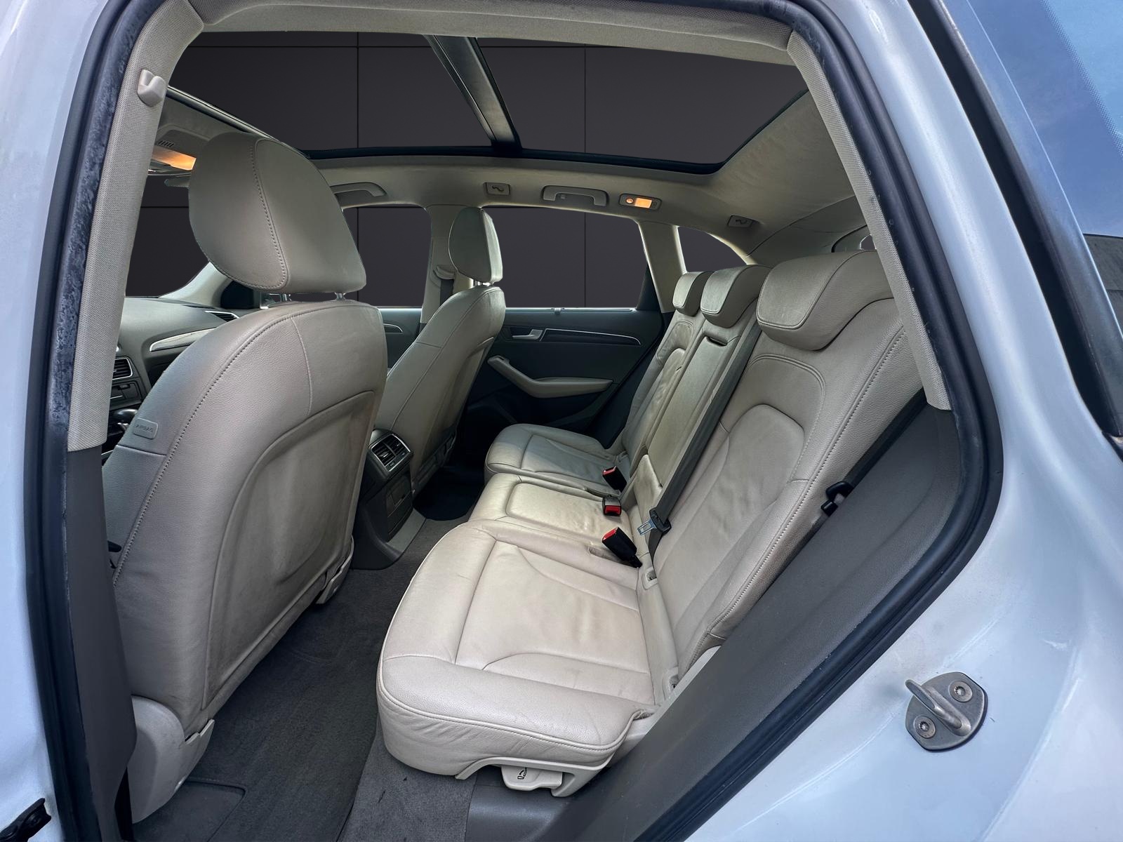 AUDI Q5 3.2 FSI quattro S-tronic-image-8