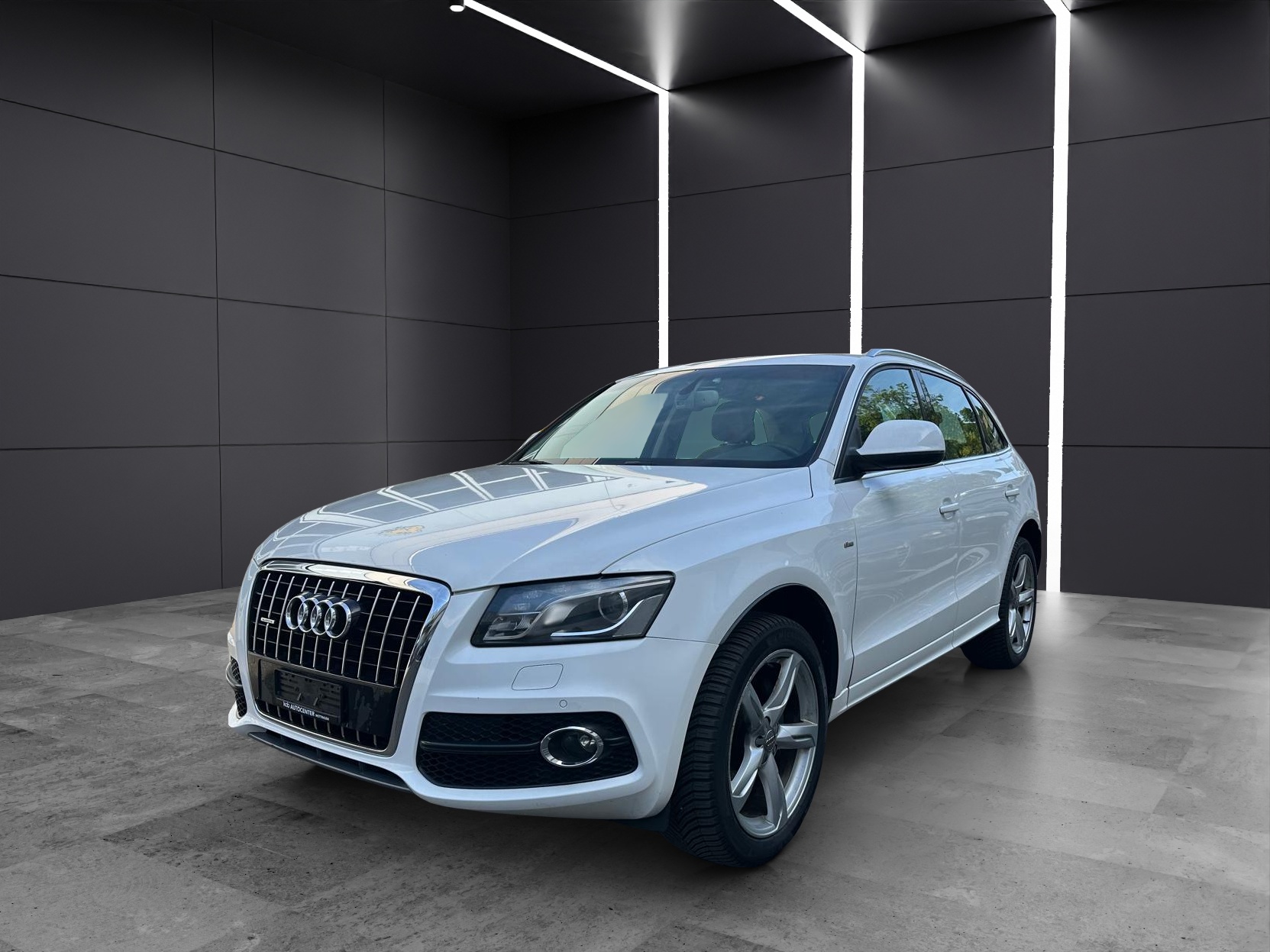 AUDI Q5 3.2 FSI quattro S-tronic