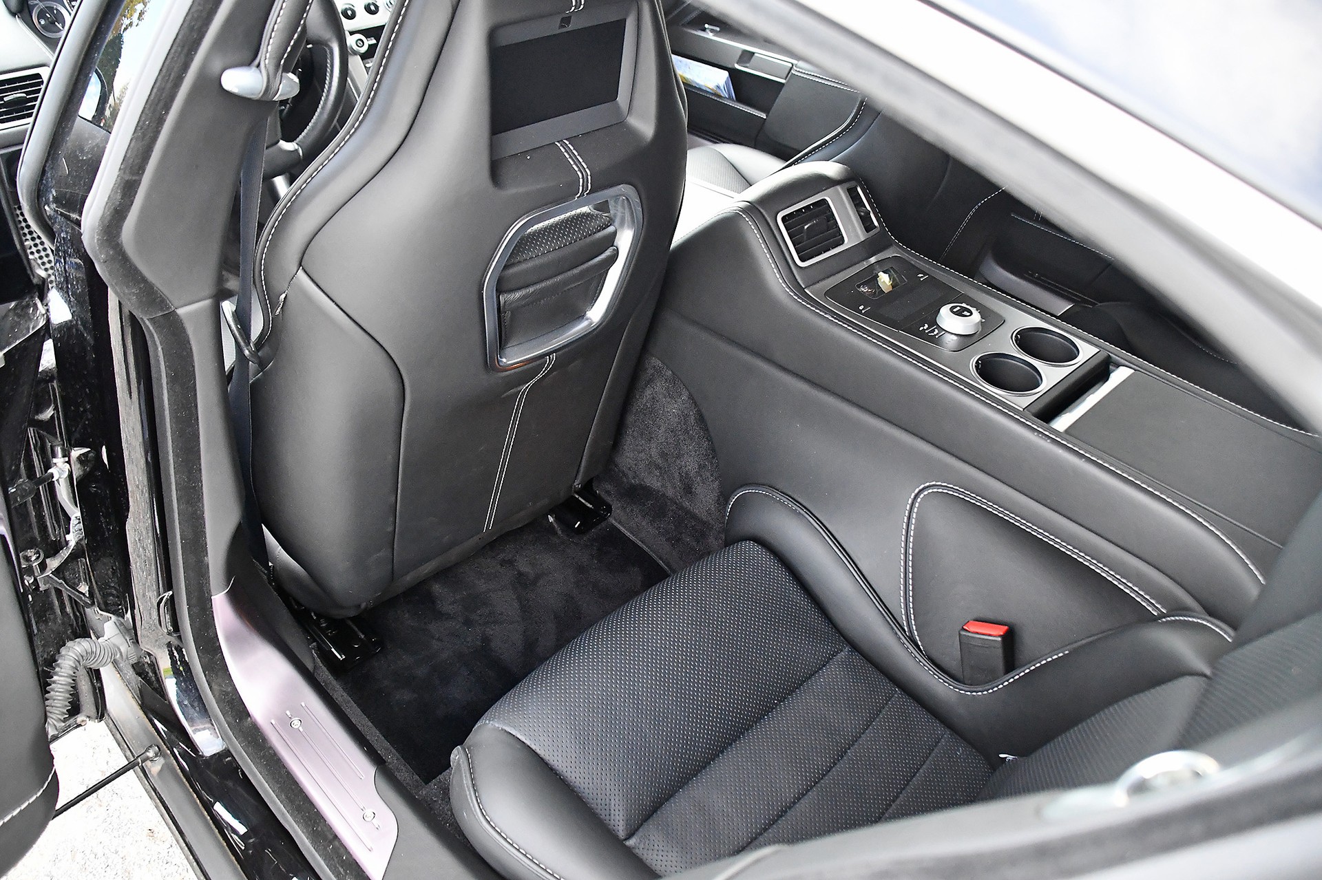 ASTON MARTIN Rapide 5.9 V12 Touchtronic 2-image-10