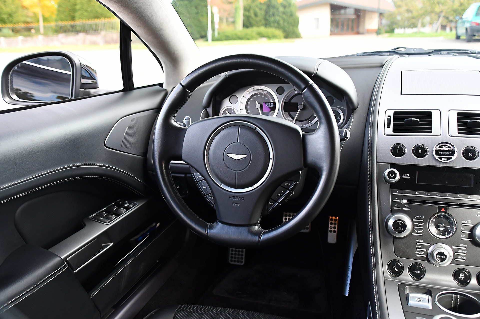ASTON MARTIN Rapide 5.9 V12 Touchtronic 2-image-8