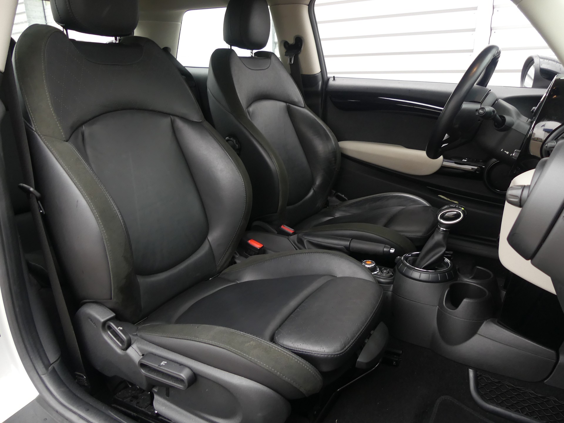 MINI Cooper-image-9