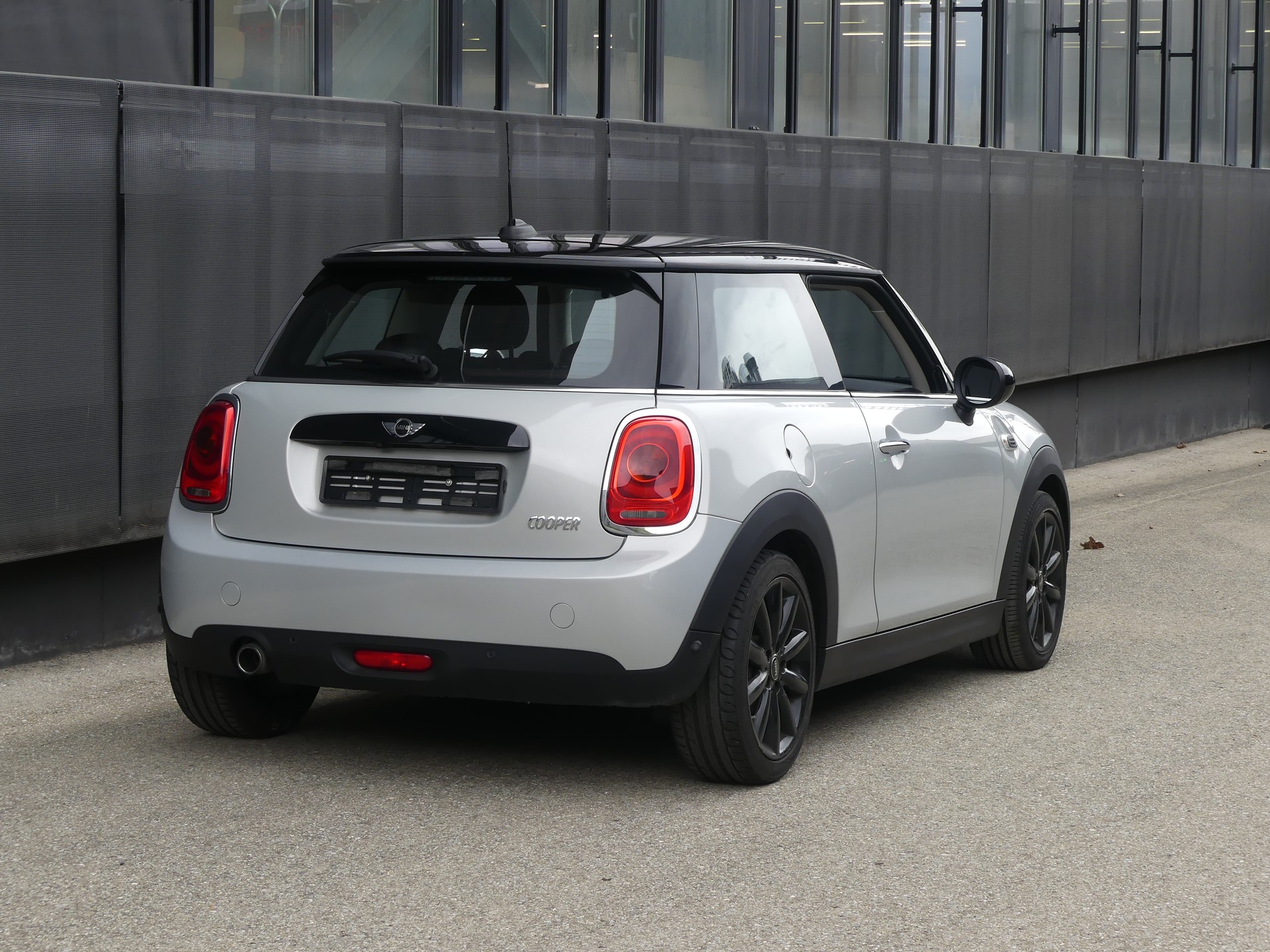 MINI Cooper-image-3