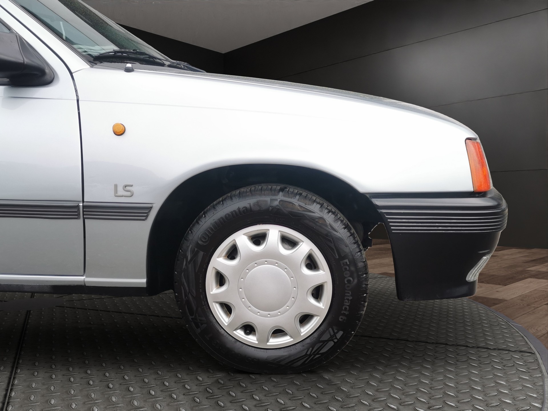 OPEL E16 Diesel-showroom-element-3