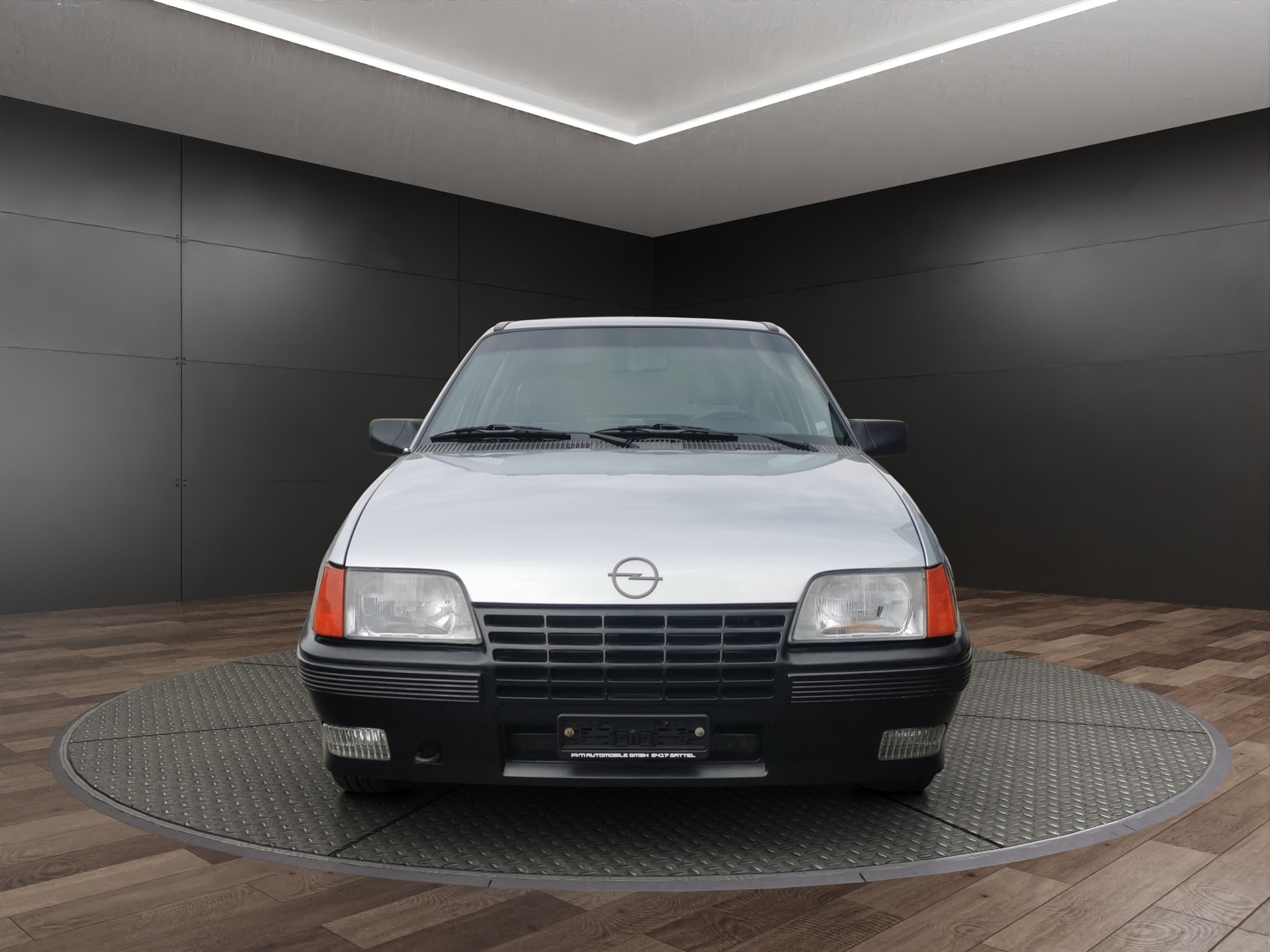 OPEL E16 Diesel-showroom-element-2