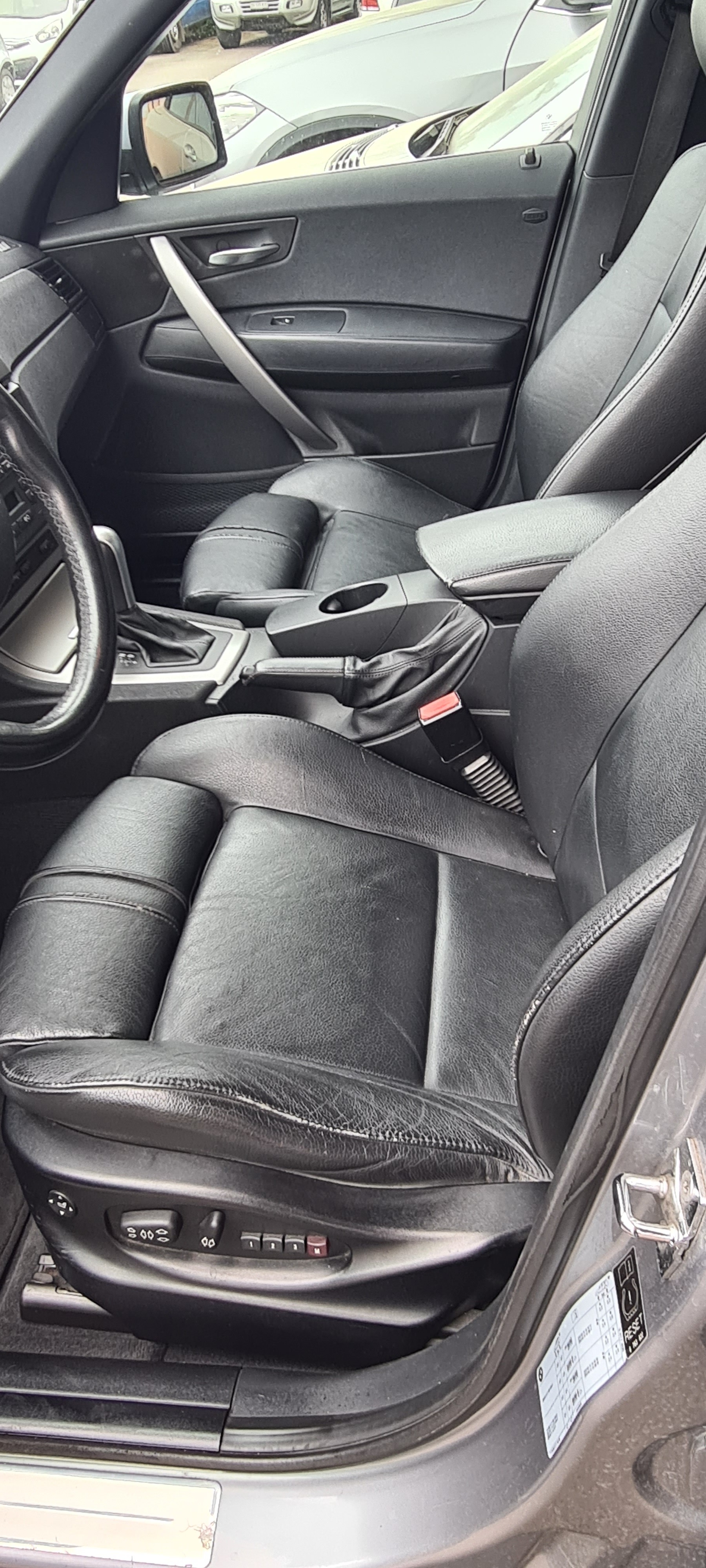 BMW X3 3.0d-image-9