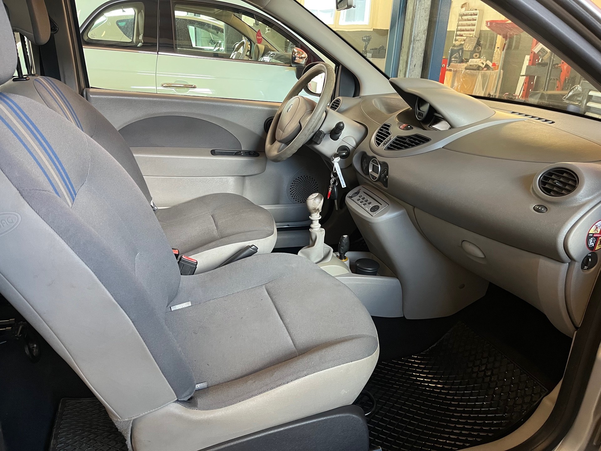 RENAULT Twingo 1.2 Expression-image-9