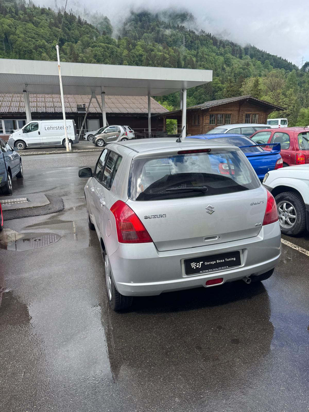 SUZUKI Swift 1.3i 16V GL Top 4x4-showroom-element-3